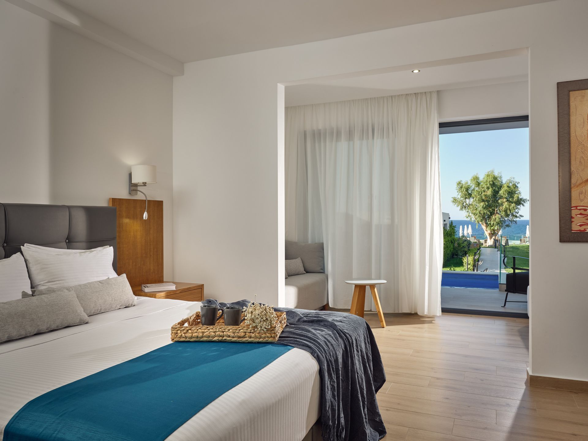 Luxury Suite with Shared Pool