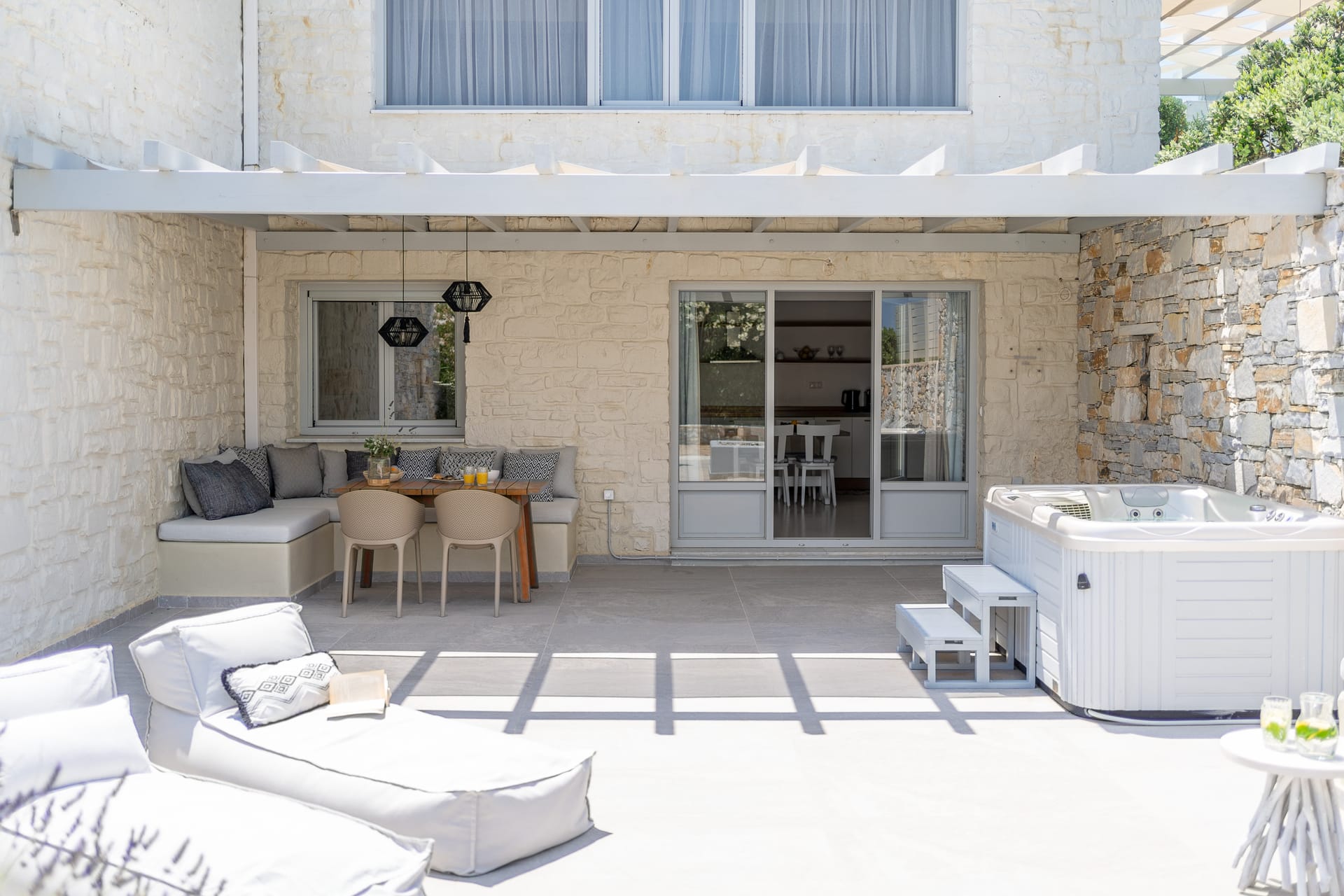 Honeymoon Villa with Outdoor Hot Tub Sea View