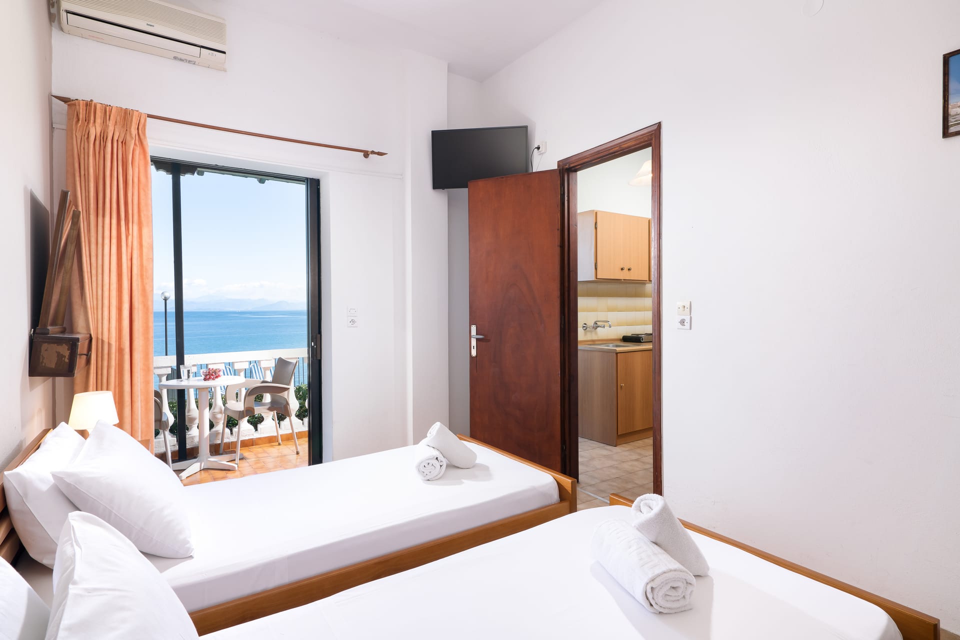 Twin Studio | Panoramic Sea &amp; Sunrise View [30 m²]