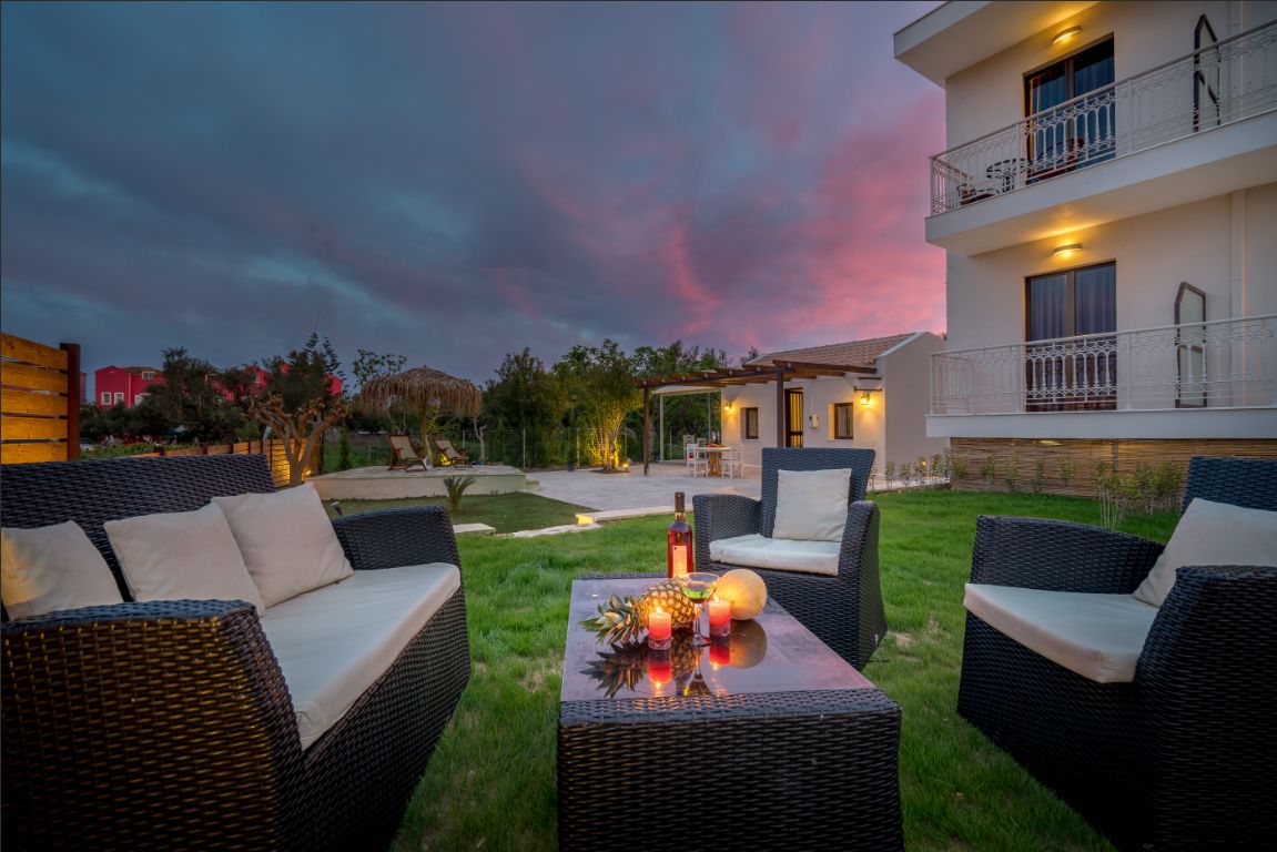 Deluxe Triple Studio