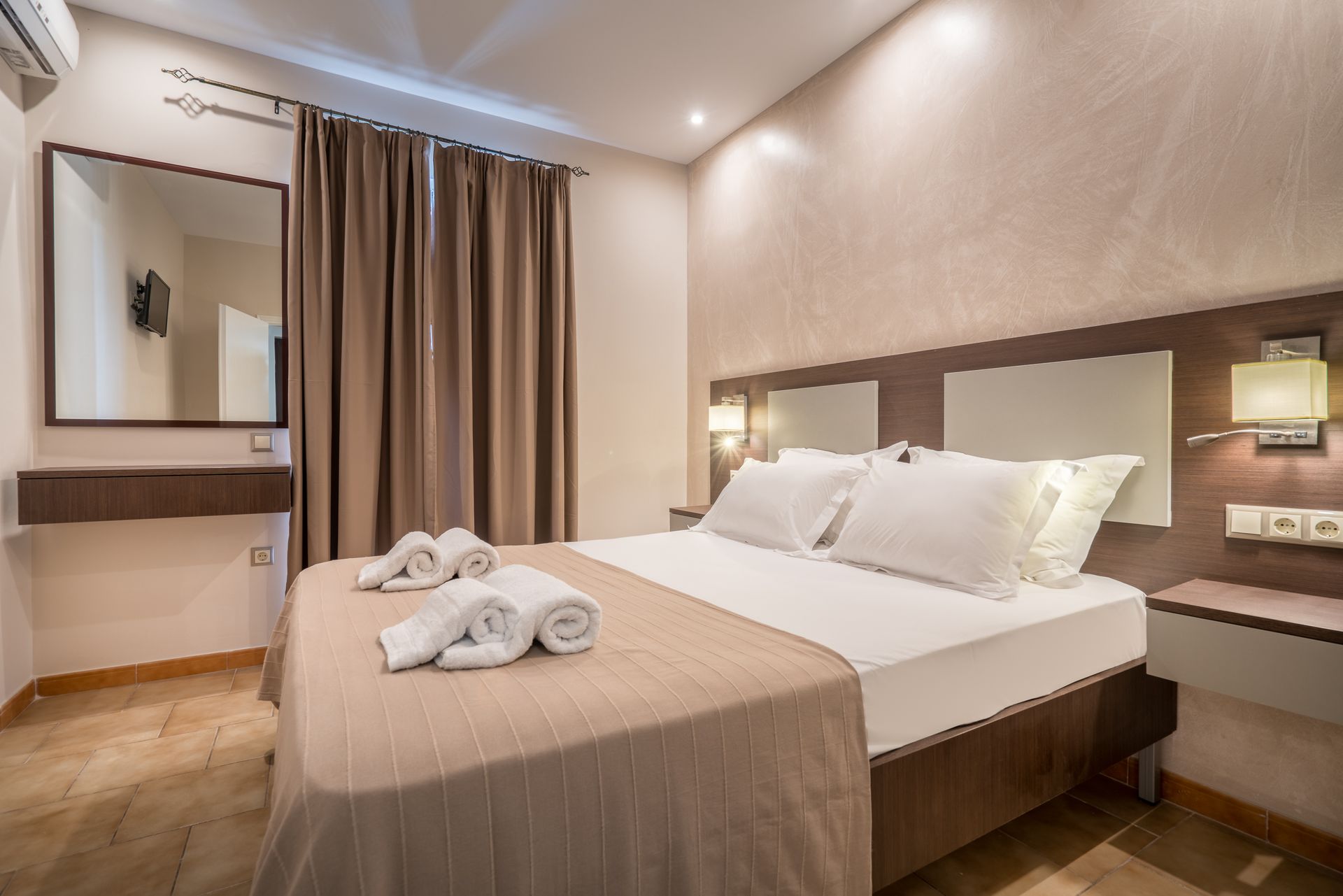 Two Bedroom Apartment with Pool View