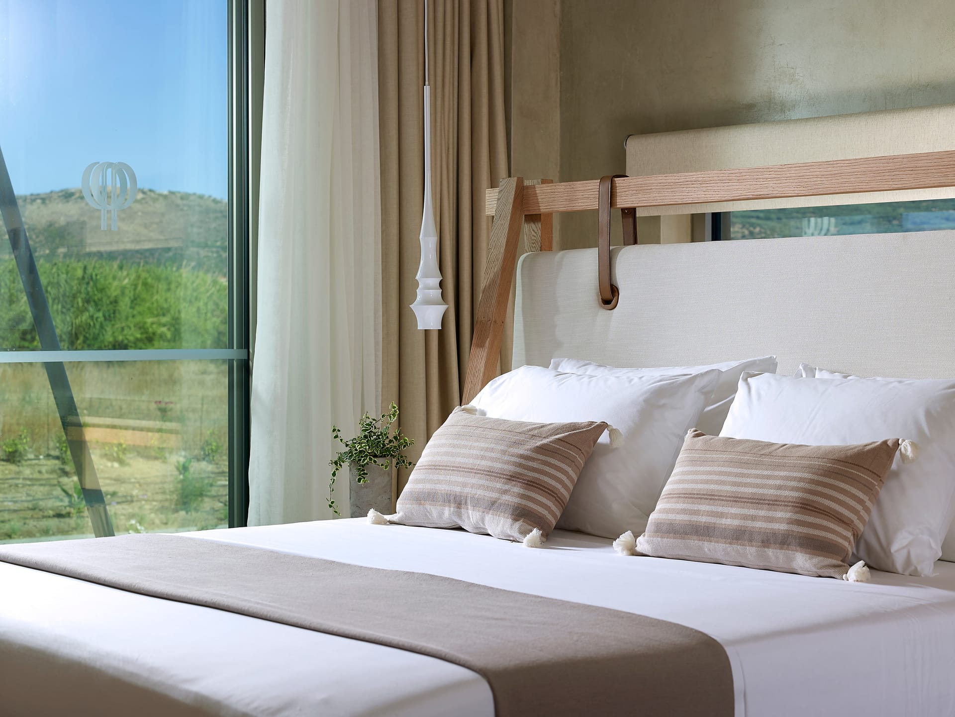 Six – Bedrooms Villa Votsalo