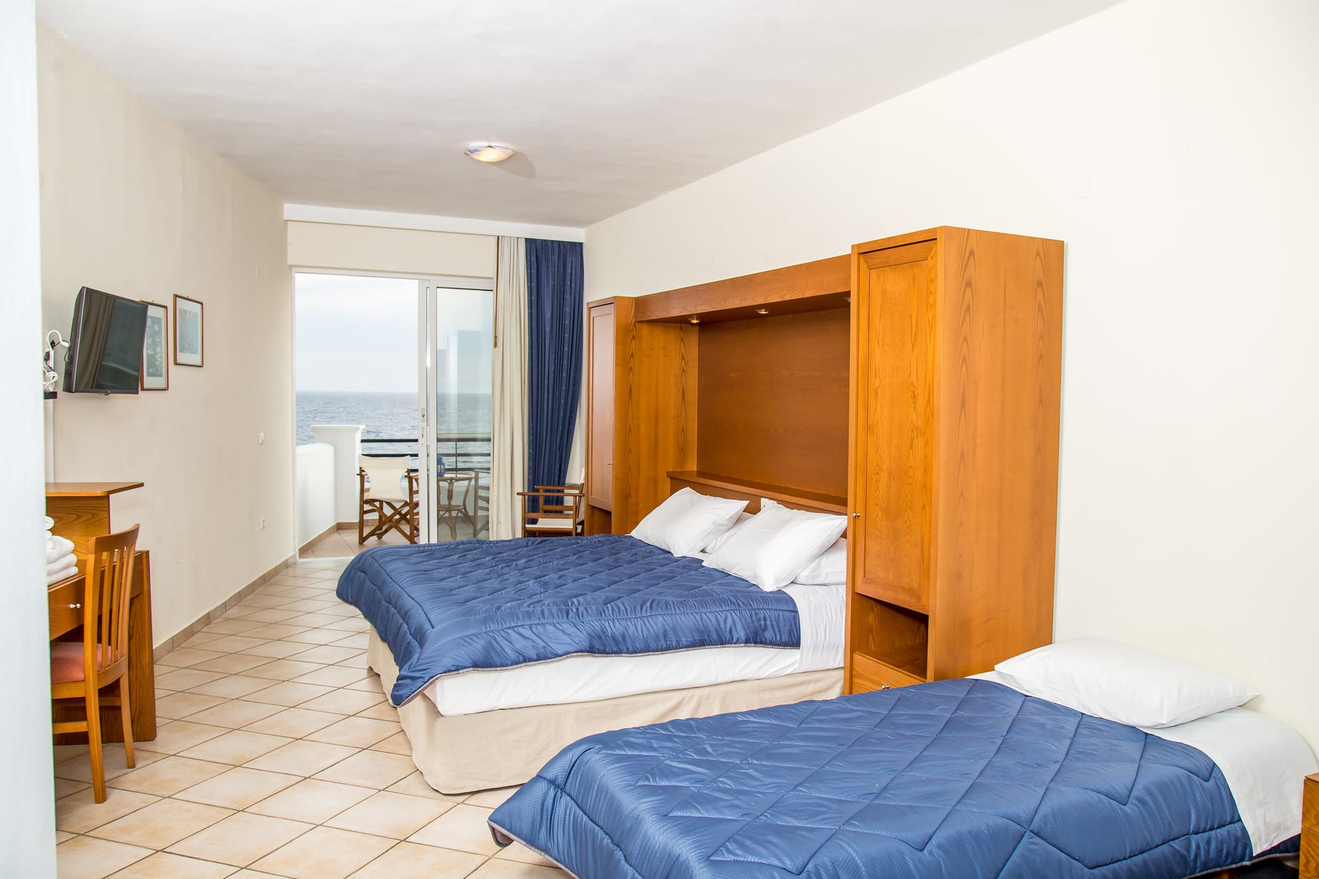 One Bedroom Apartment Sea View