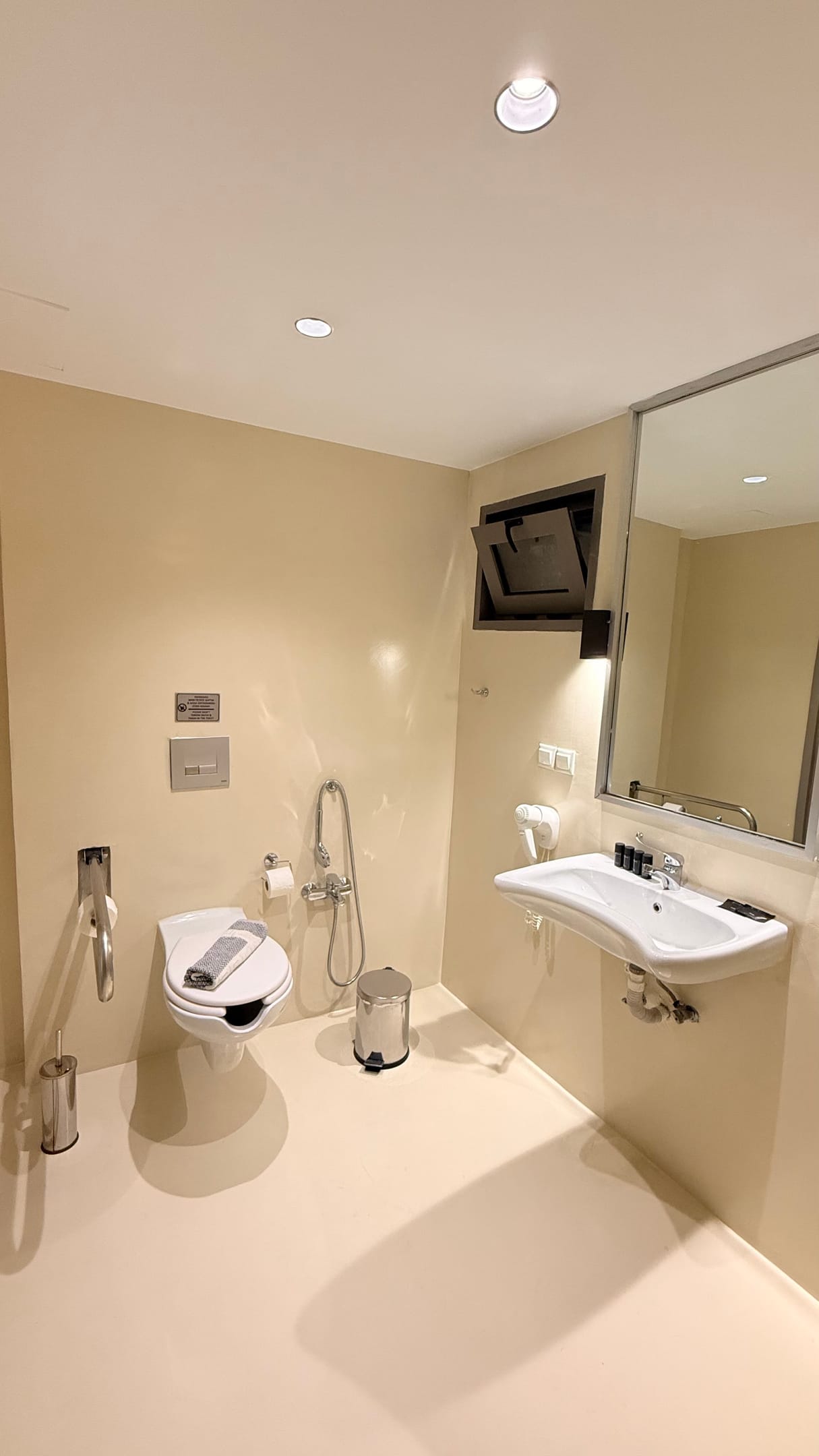 Double Ground Floor Studio with Veranda- Disability Access