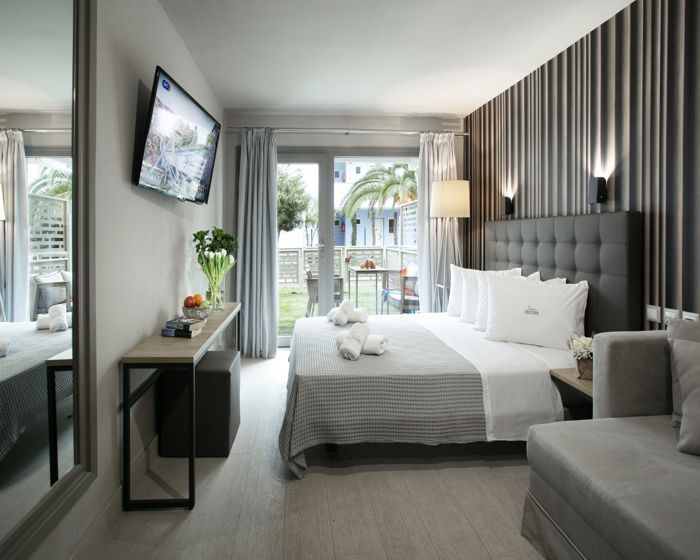 Studio Ground Floor With Veranda (Family)