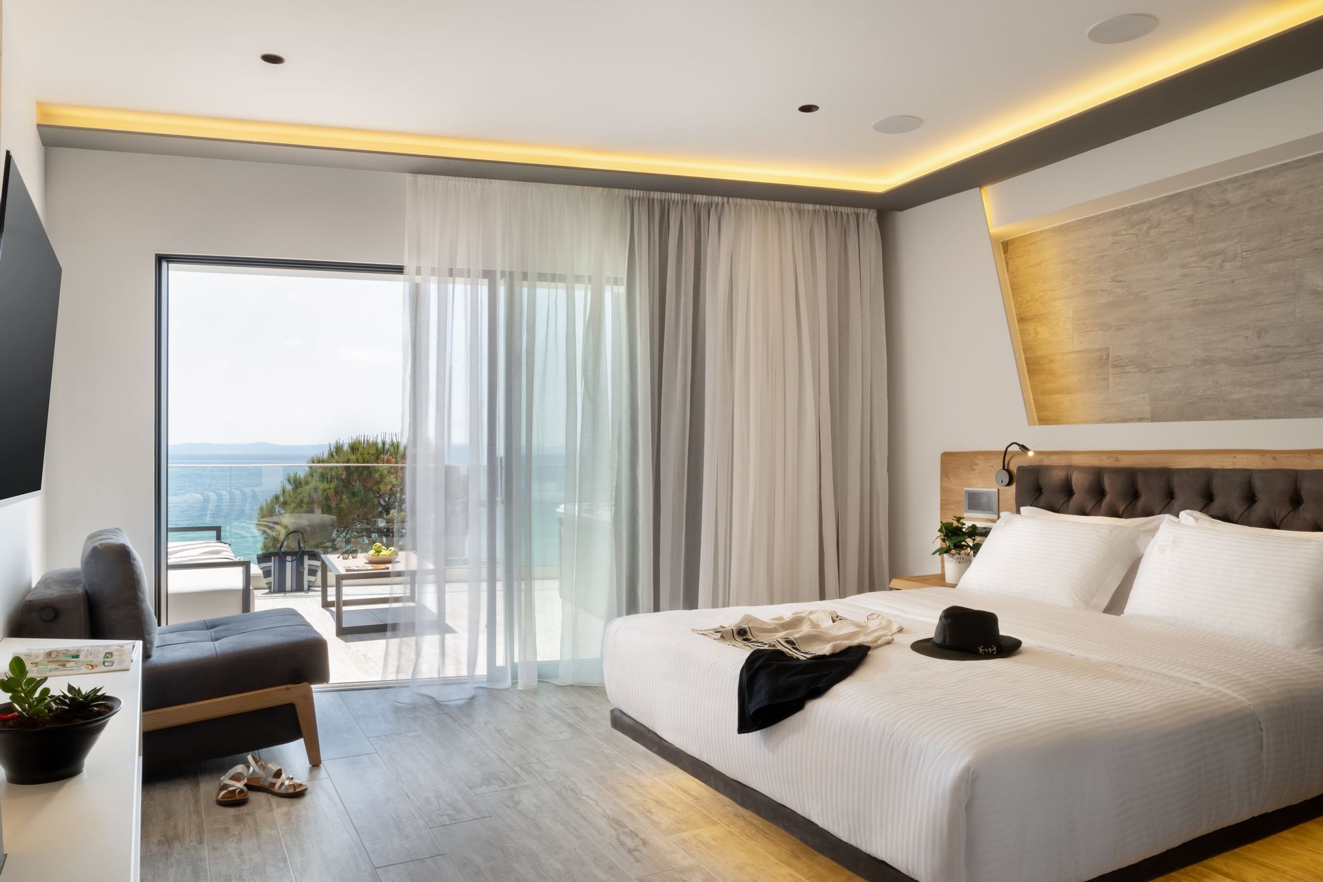Junior Front Sea View with Jacuzzi