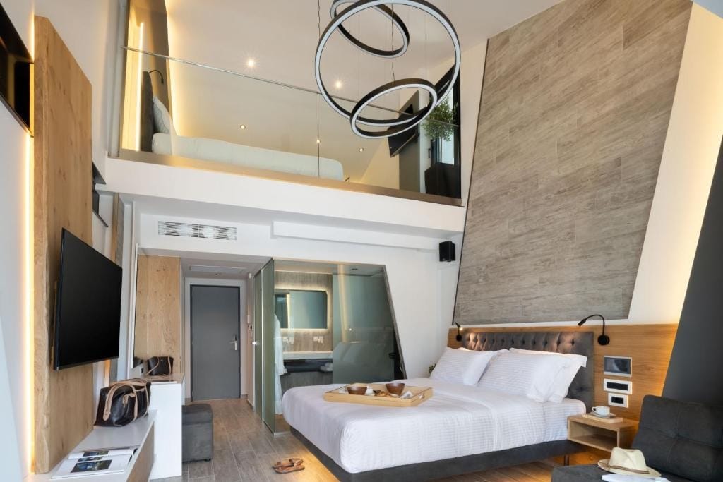 Executive Suite Pool View