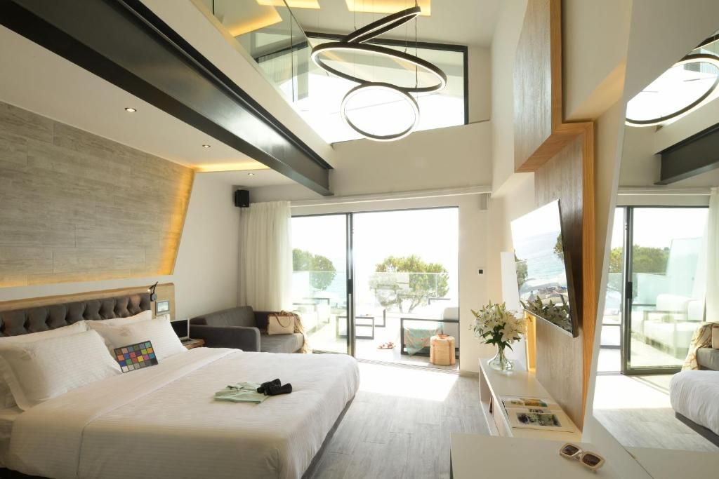 Senior Suite Front Sea View