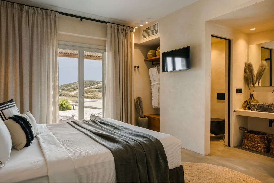 One Bedroom Comfort Suite Sea View with Hot Tub