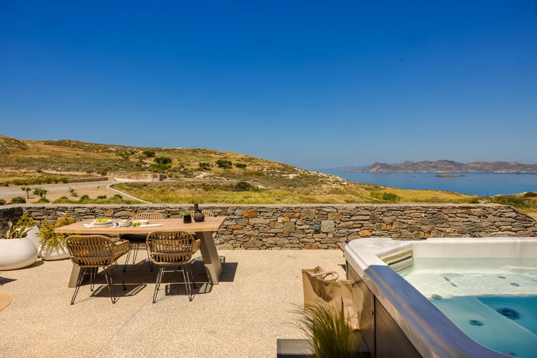 Open Space Exclusive Suite Sea View with Hot Tub