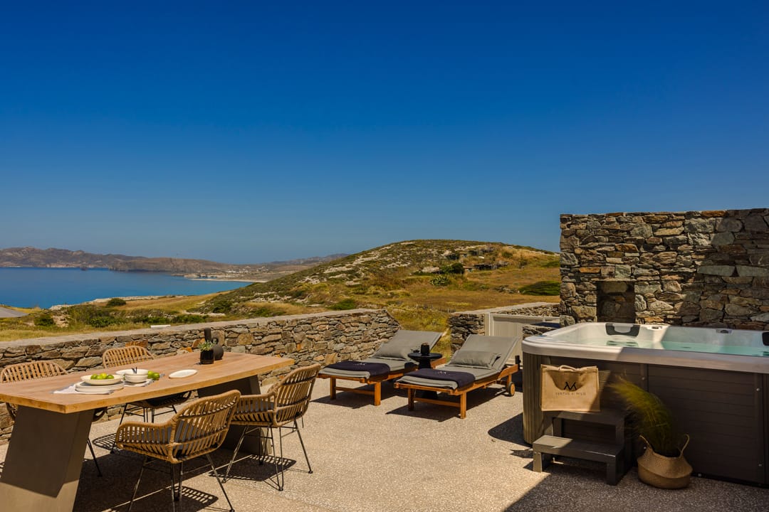 Open Space Exclusive Suite Sea View with Hot Tub