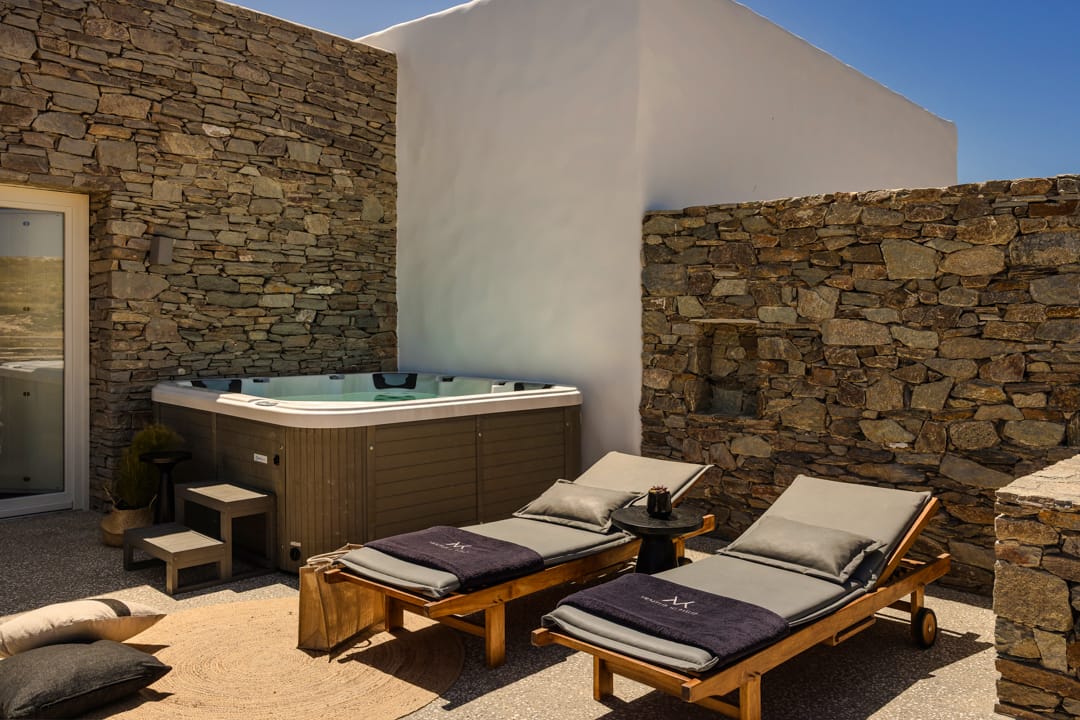 One Bedroom Exclusive Suite Sea View with Hot Tub