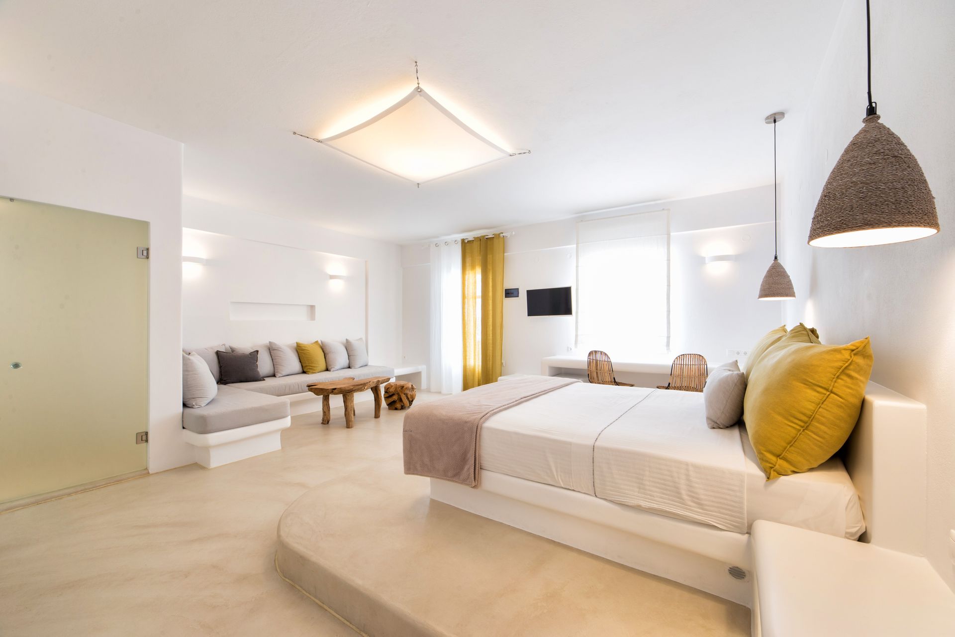 Deluxe Suite with Sea View and Outdoor Jacuzzi