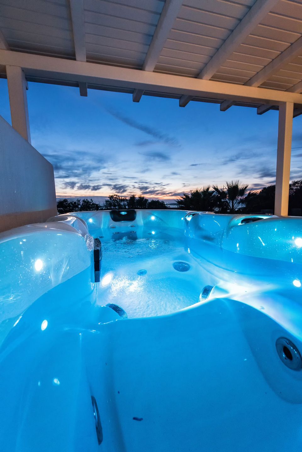 Luxury Suite with Sea View and Outdoor Jacuzzi