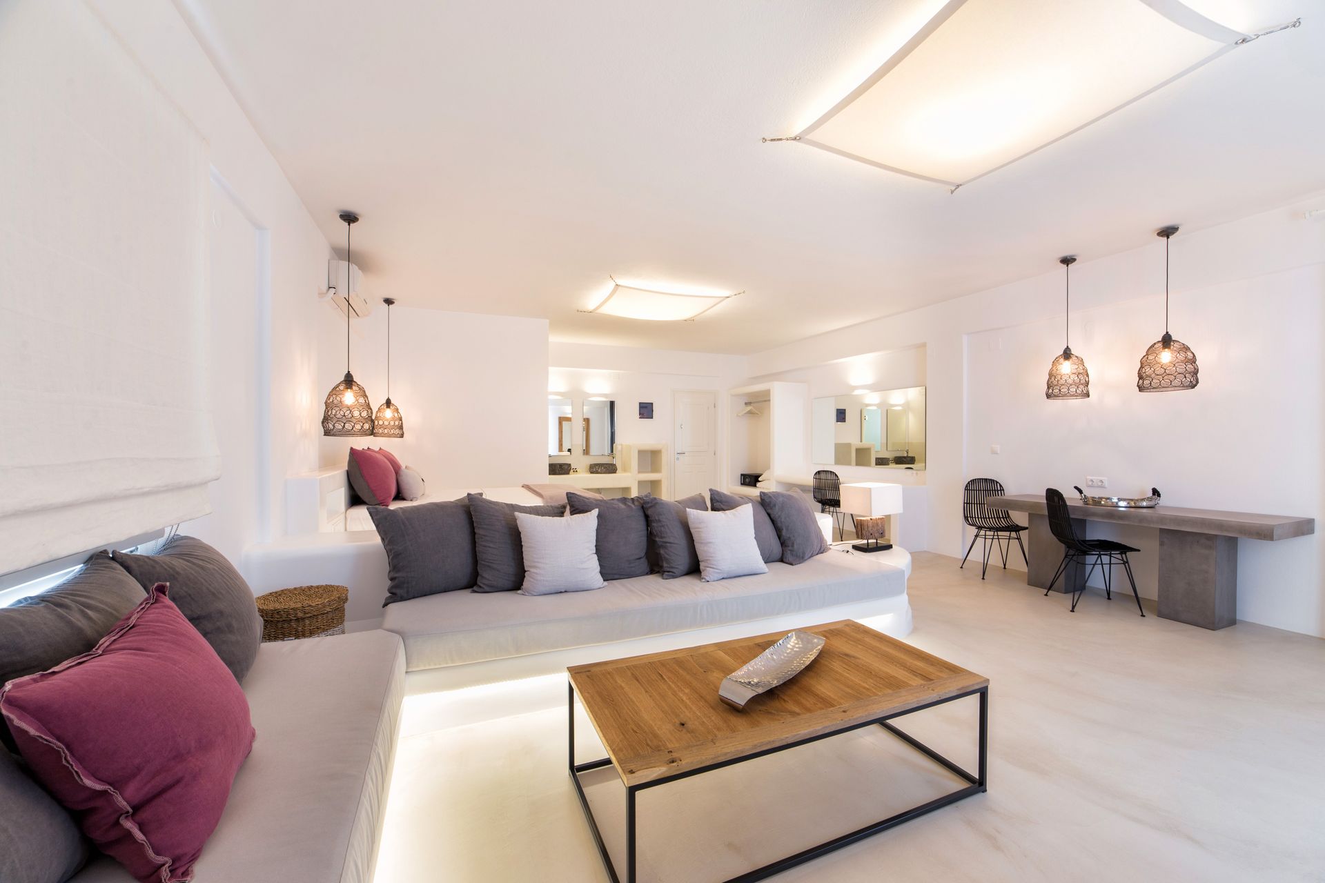 Luxury Suite with Sea View and Outdoor Jacuzzi