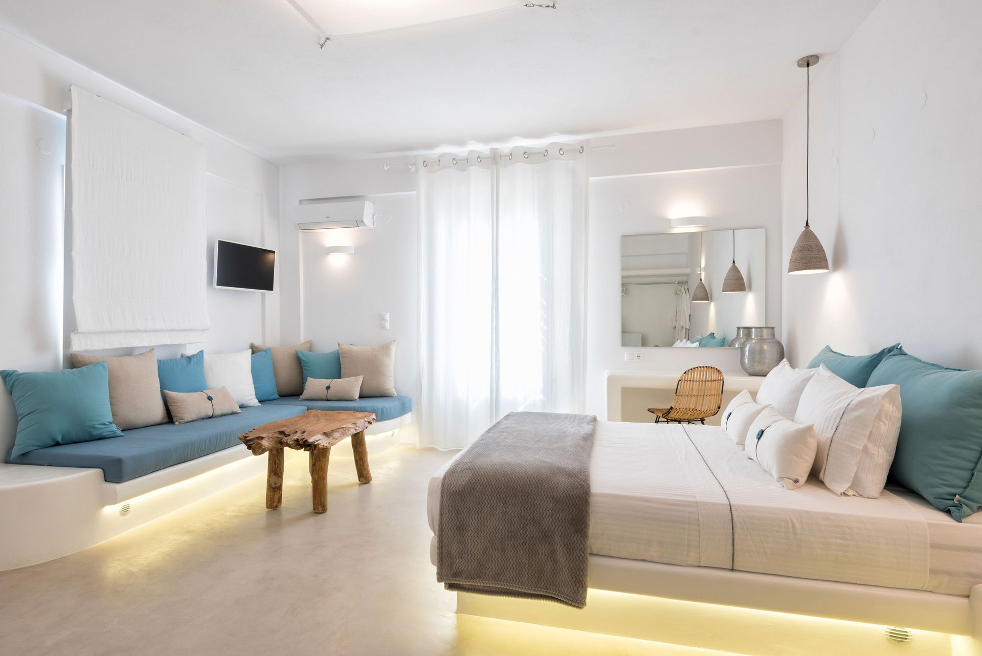 Exclusive Suite with Sea View and Private Pool