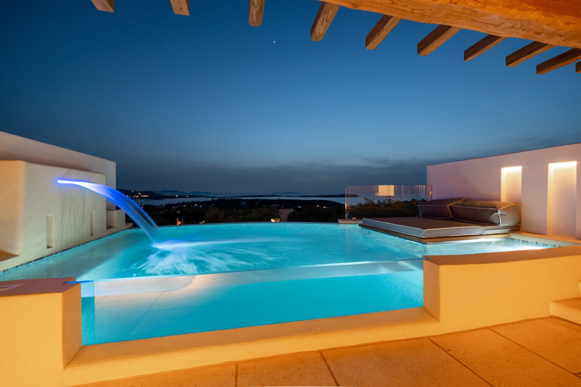 Unique Suite with Infinity Private Pool and Sea View - ANNEX
