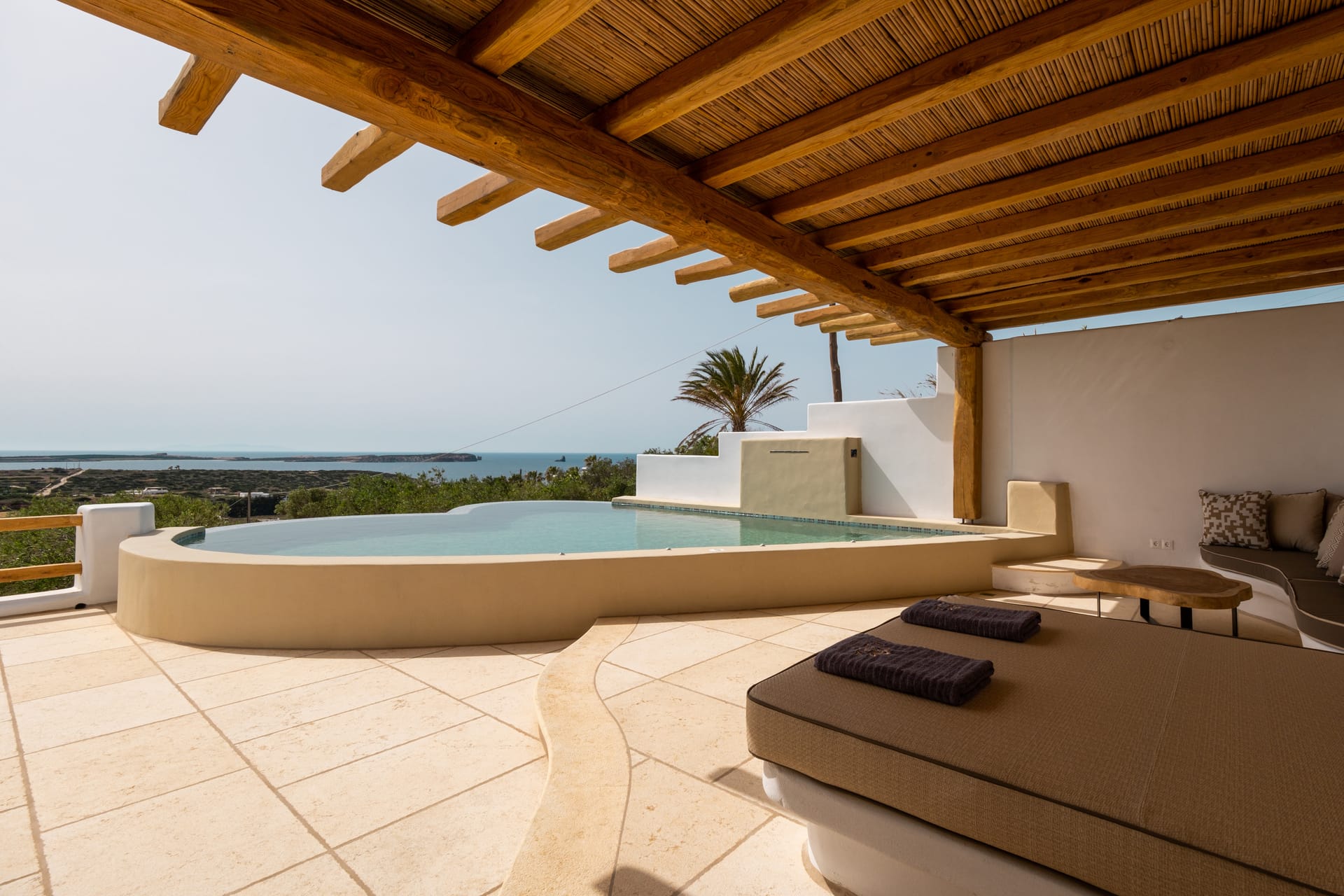 Heart Pool Suite with Sea View - ANNEX