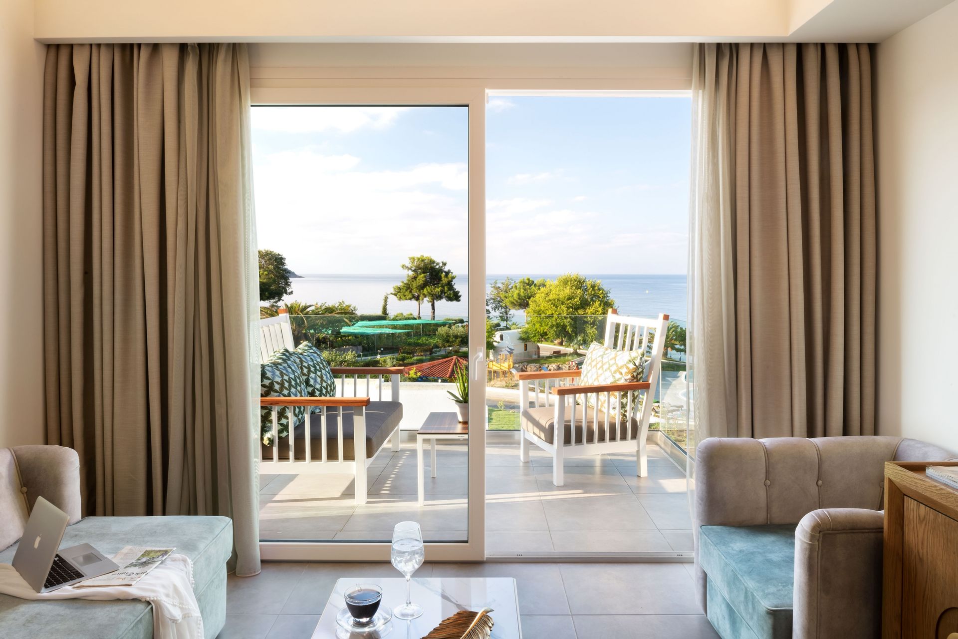 Junior Suite Sea View with Private pool
