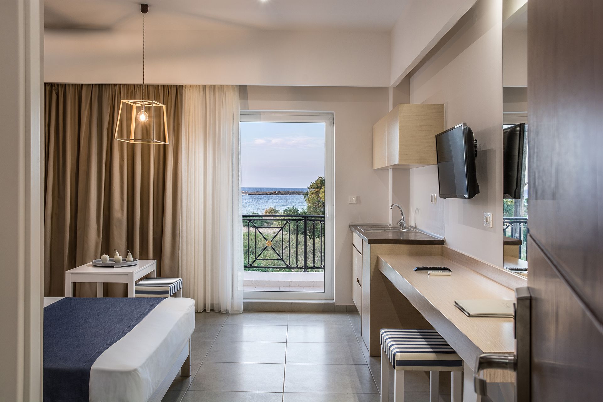 Studio with Sea View - Ground Floor