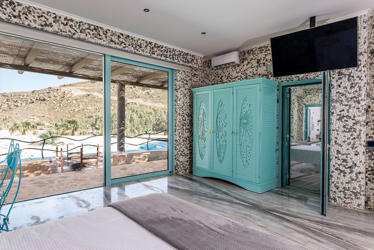 Echoes of Happiness | Two-Bedroom for 4