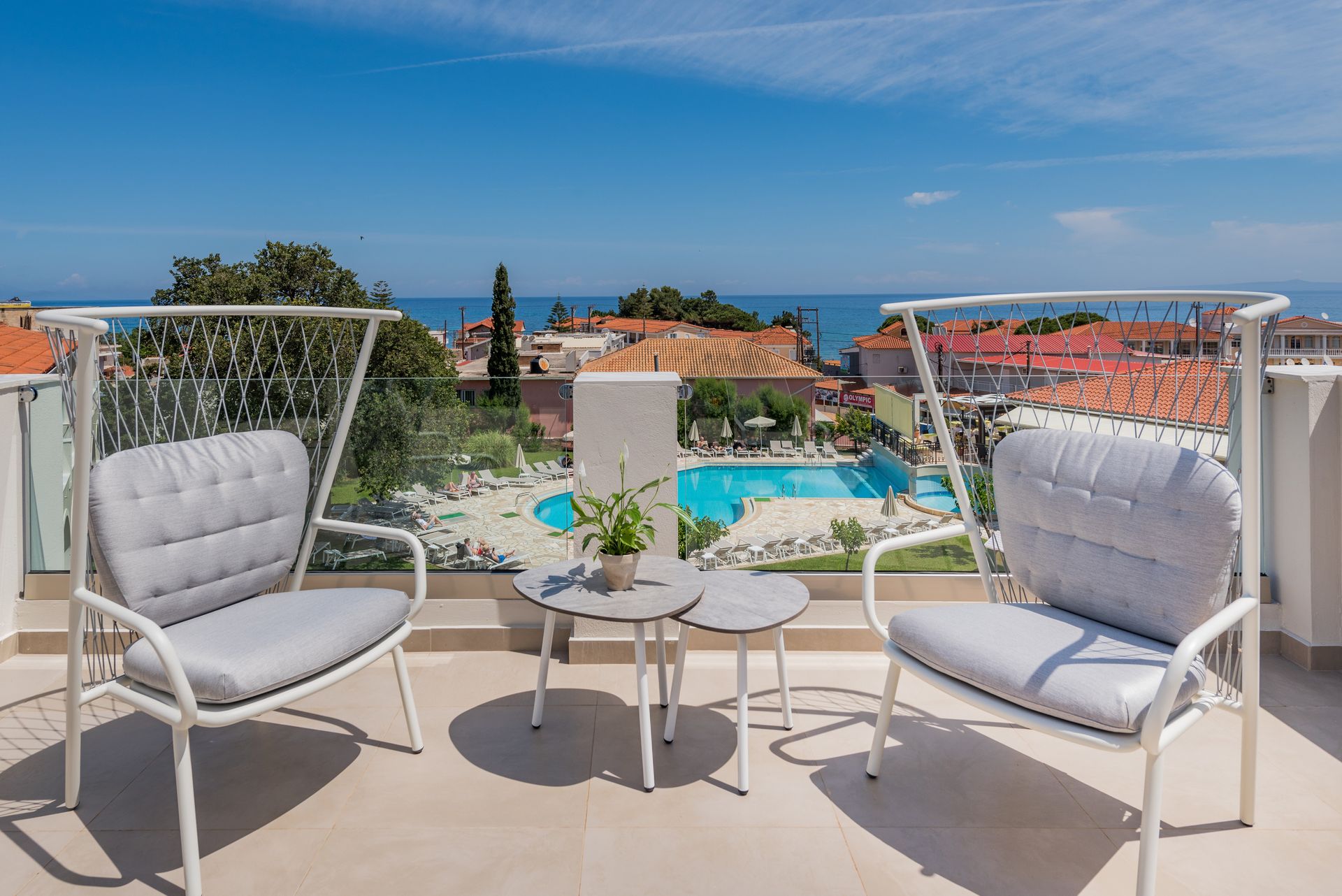 Superior Double Pool and Sea View