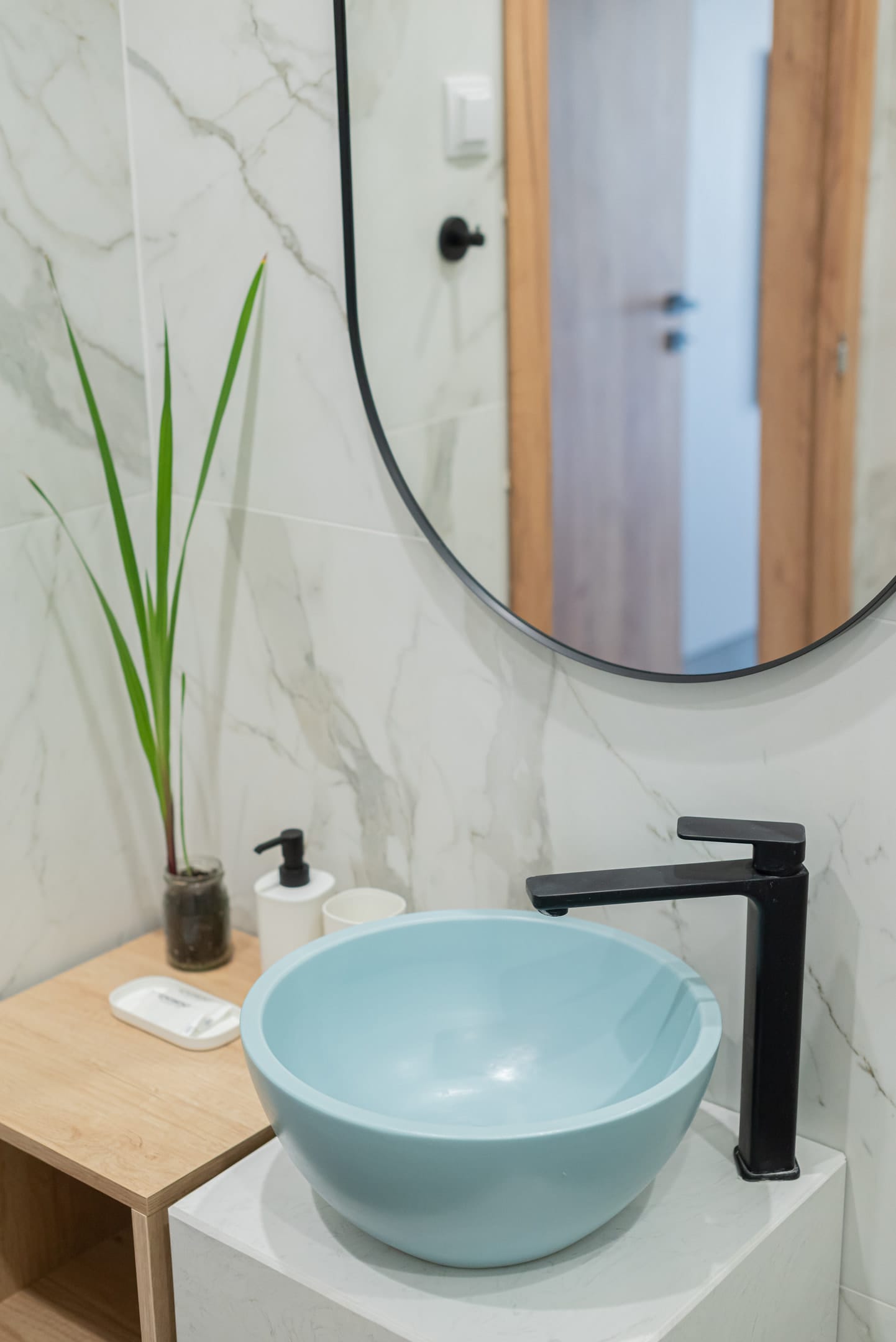 Superior Suite with pool view/Blue