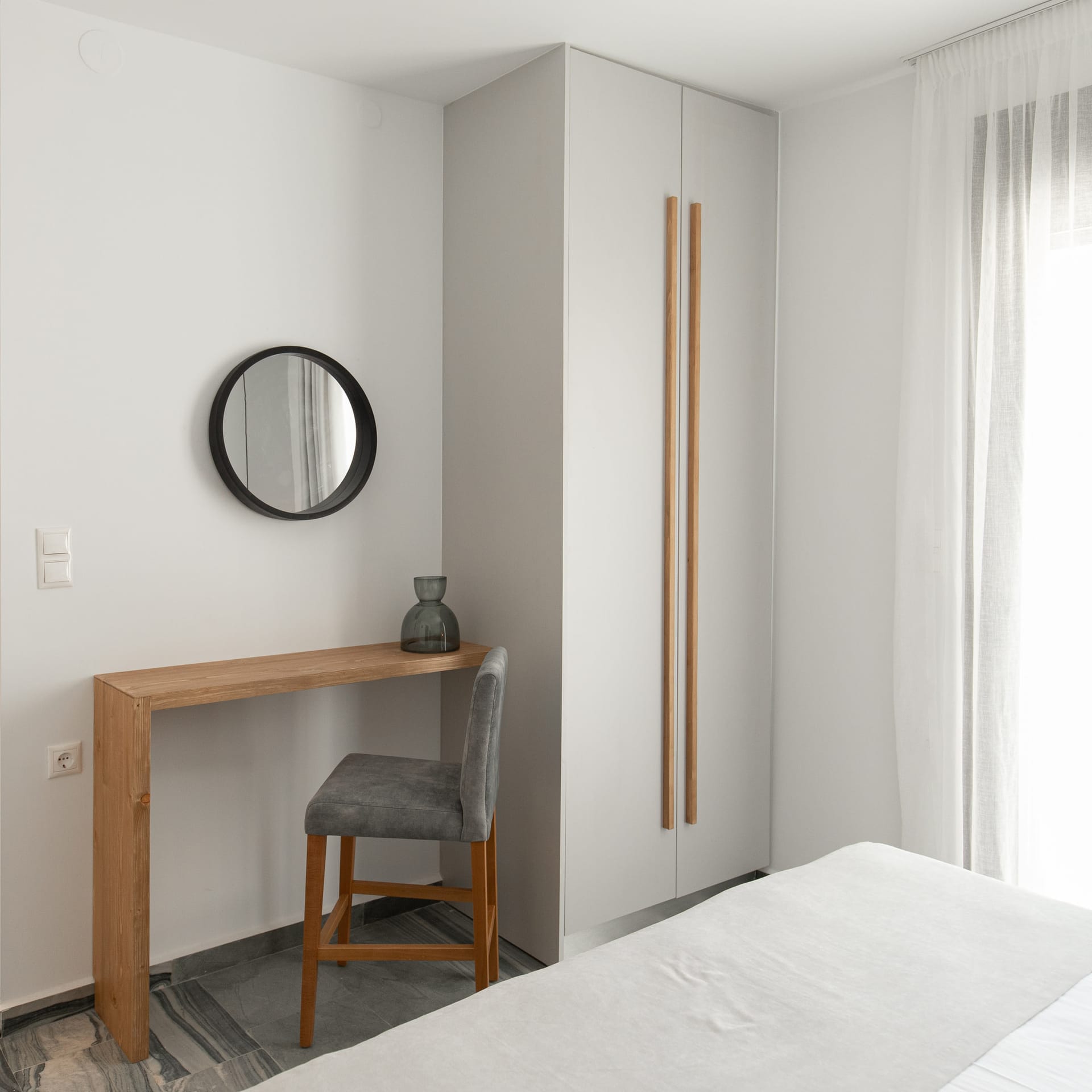 Junior Suite with Jetted Tub / Marble