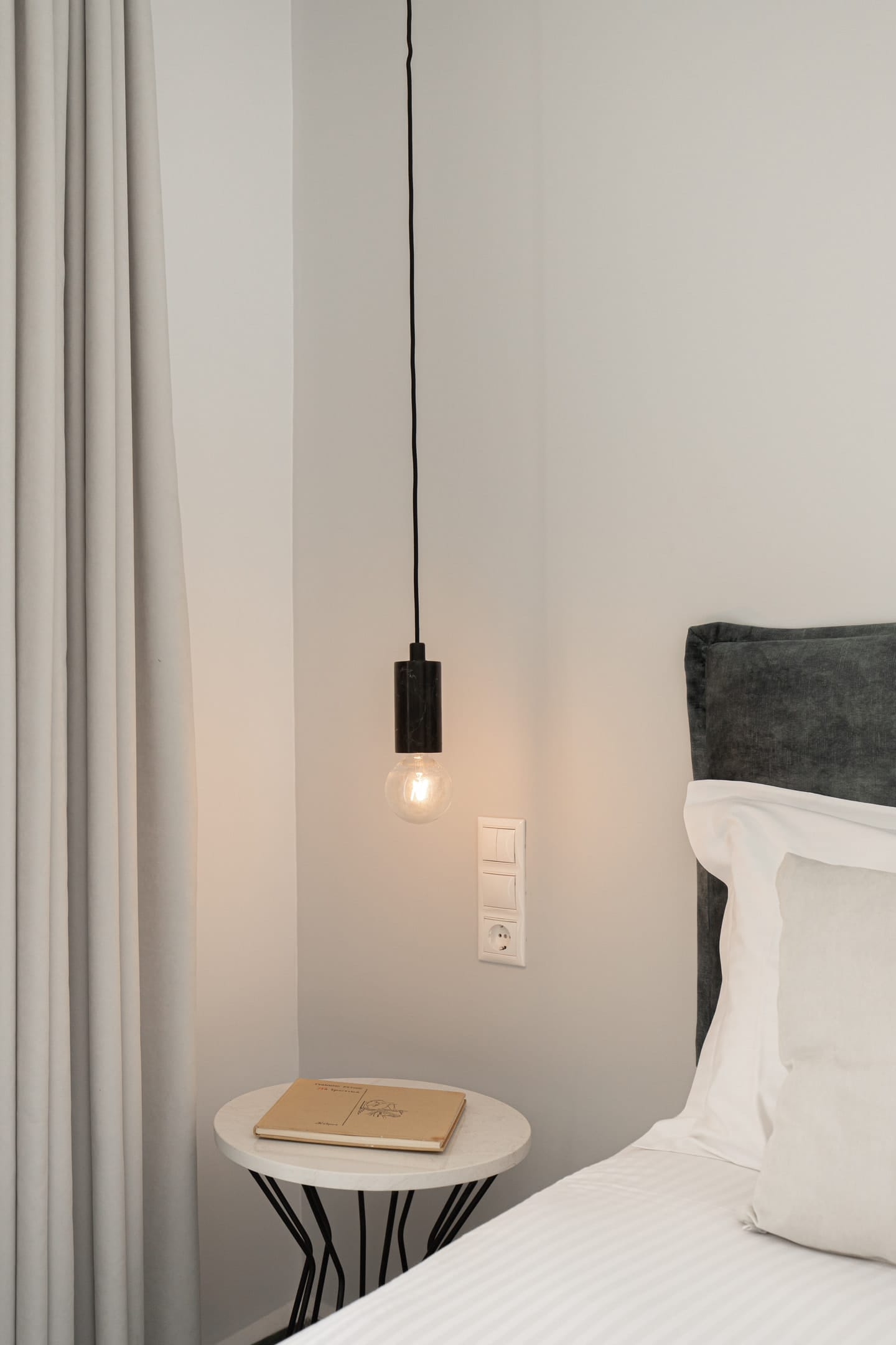 Junior Suite with jetted tub &amp; pool view/Marbellus