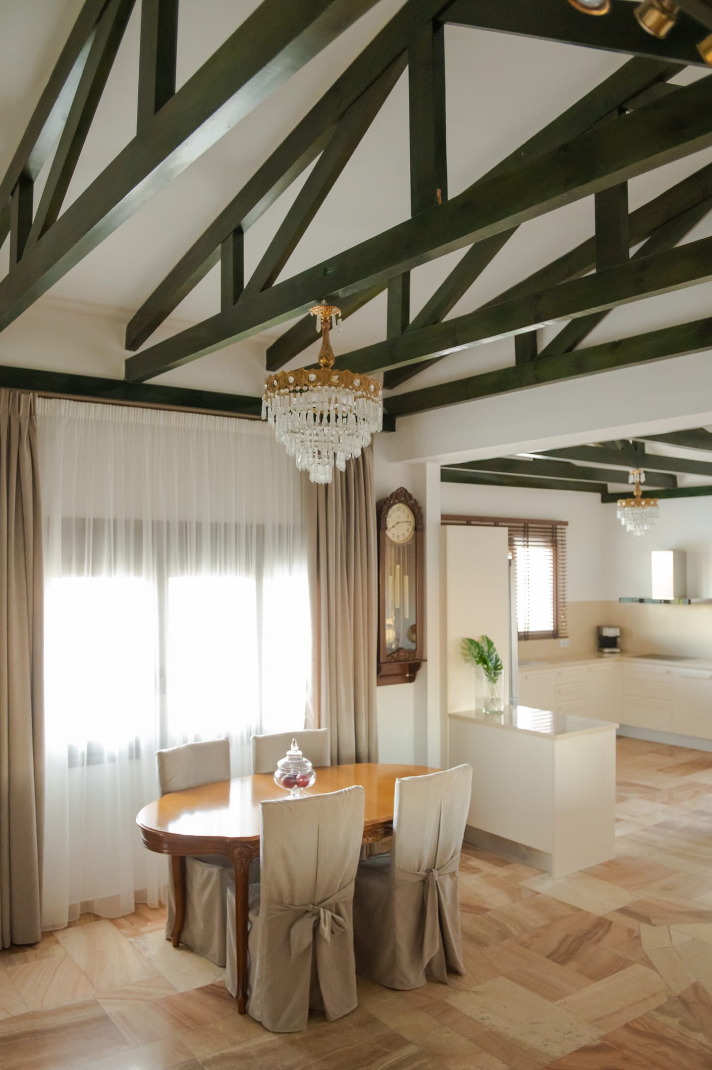 Luxury 3 Bedroom Suite with pool view/Fedra