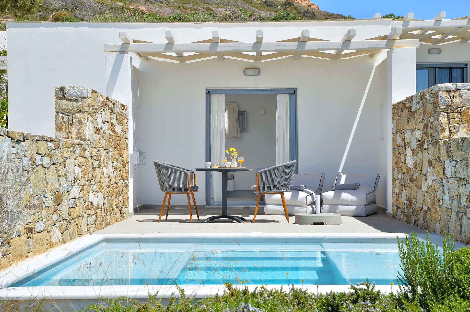 Sea View Suite with Jet Tub - Pool
