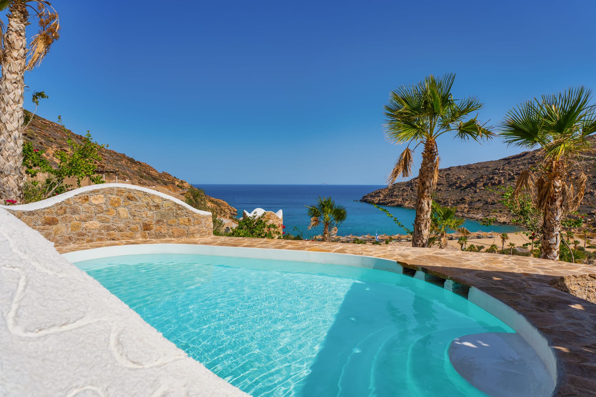 Junior Sea View Suite With Pond