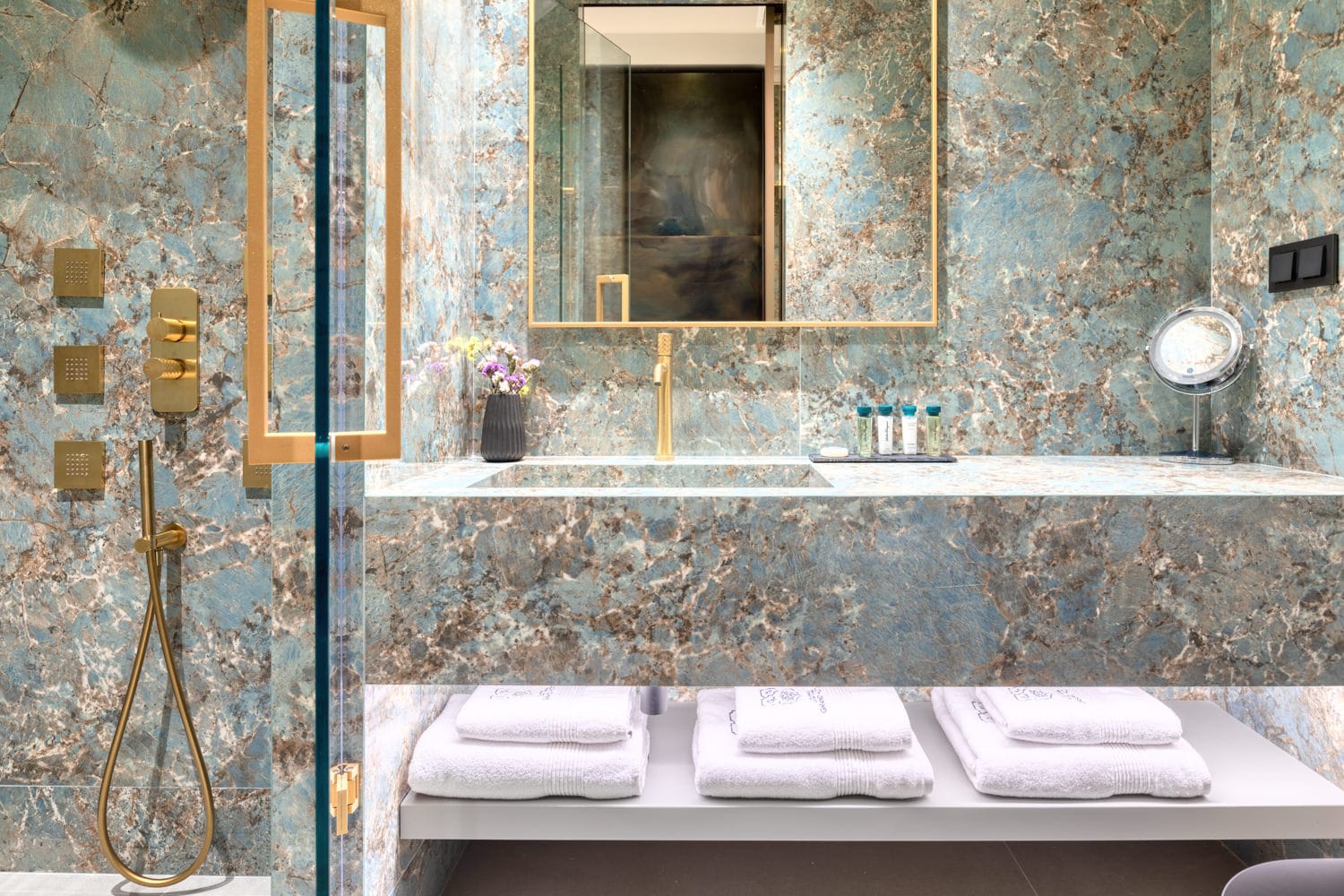 Junior Suite Side Sea View