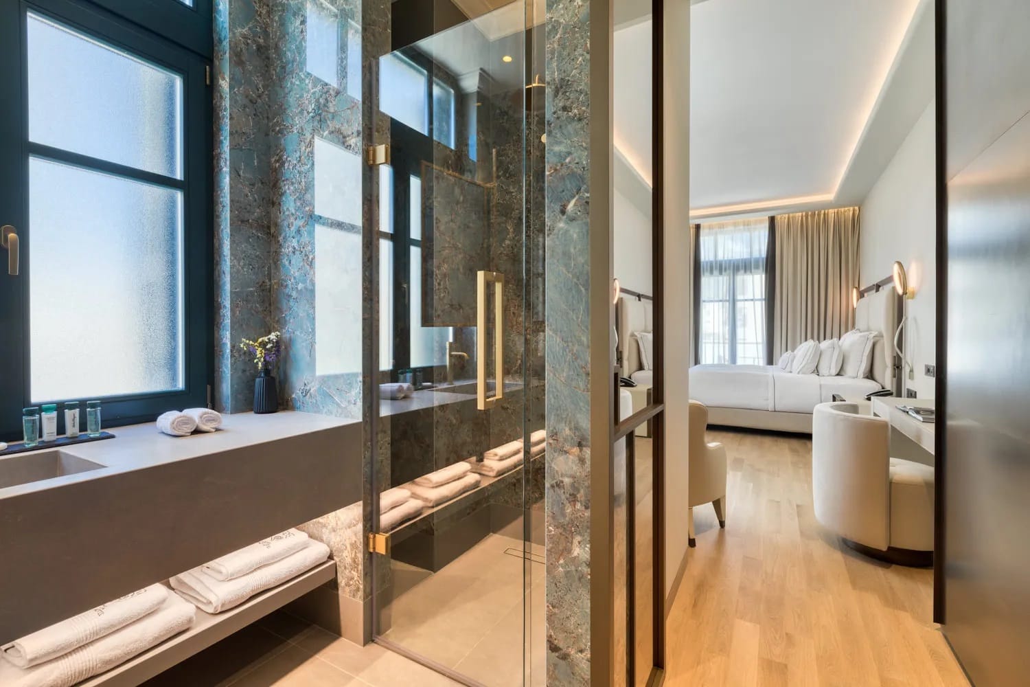 Junior Suite Side Sea View