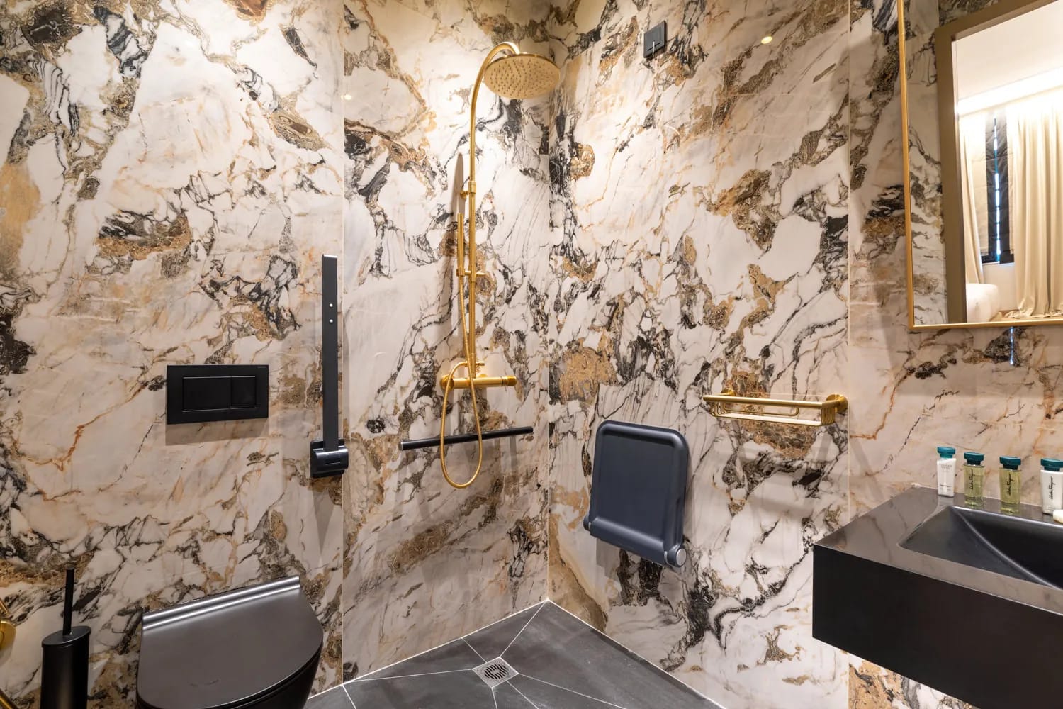 Junior Suite Side Sea View – Wheelchair friendly