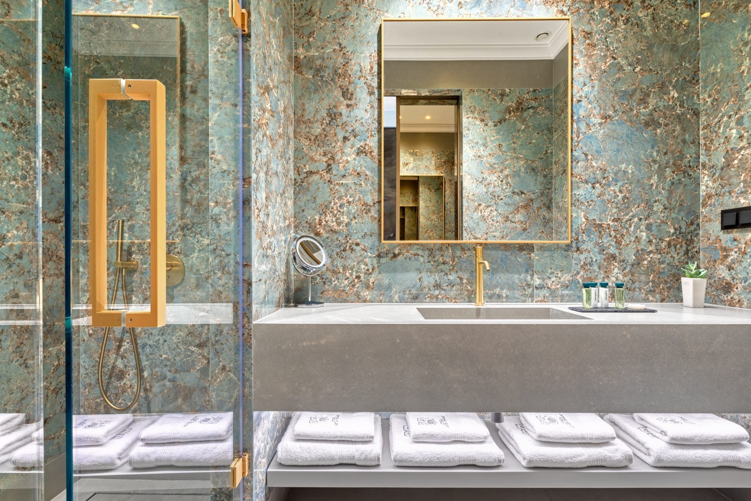 Two Bedroom Suite City View