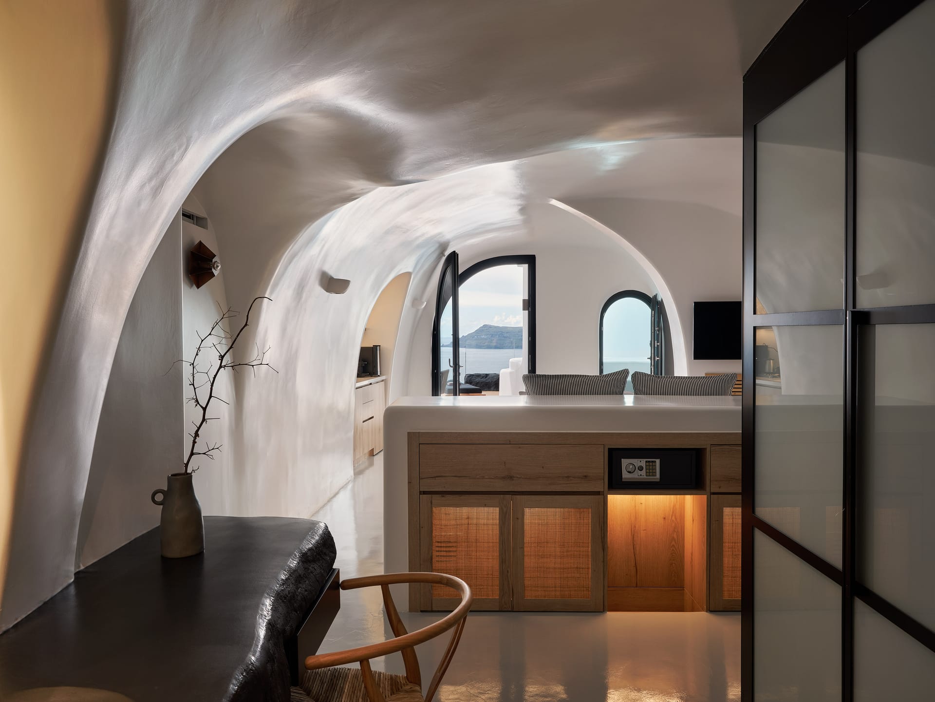 Private Suite with Hot Tub &amp; Sharing Pool (3gsts)