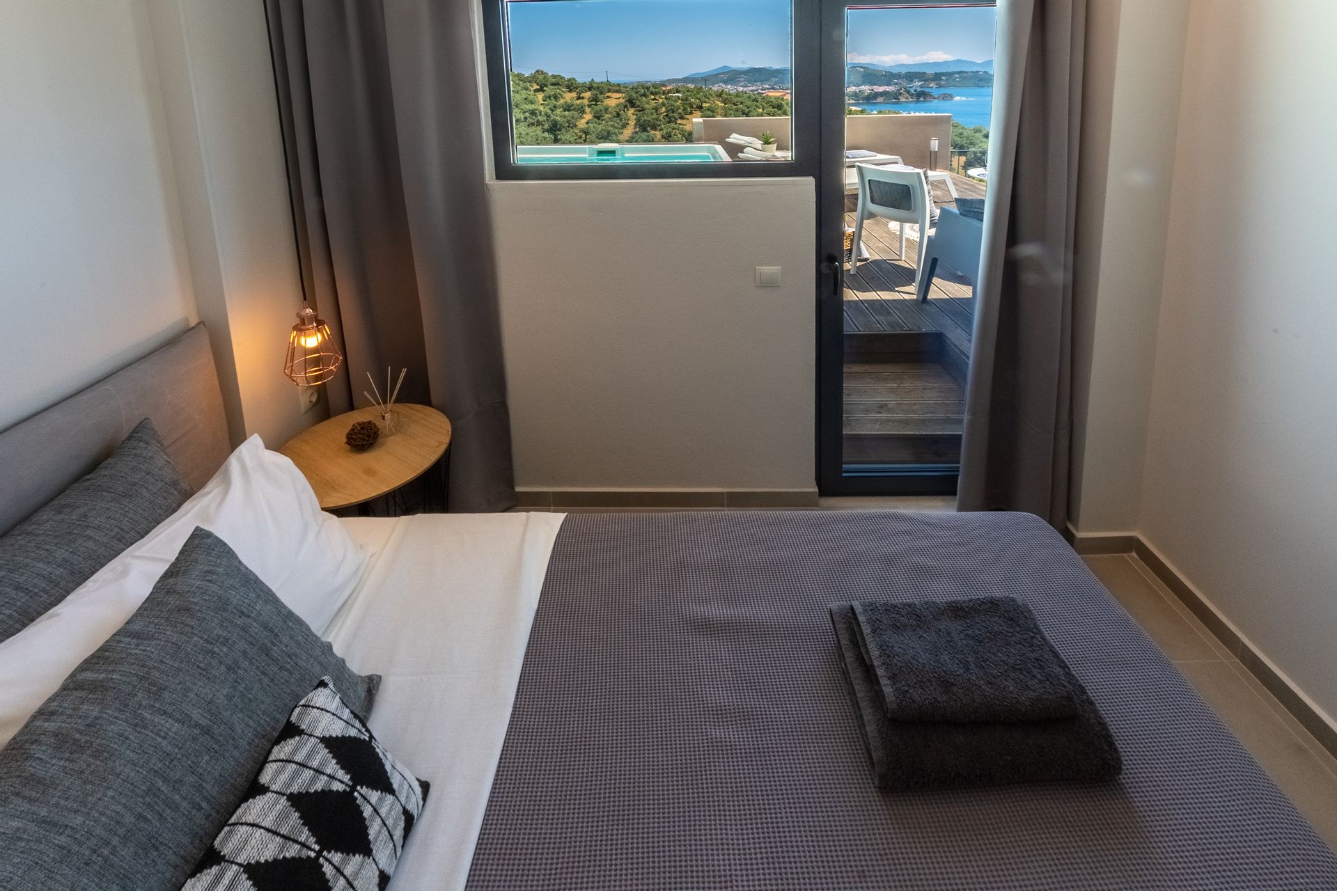 Suite White Gea with Private Pool