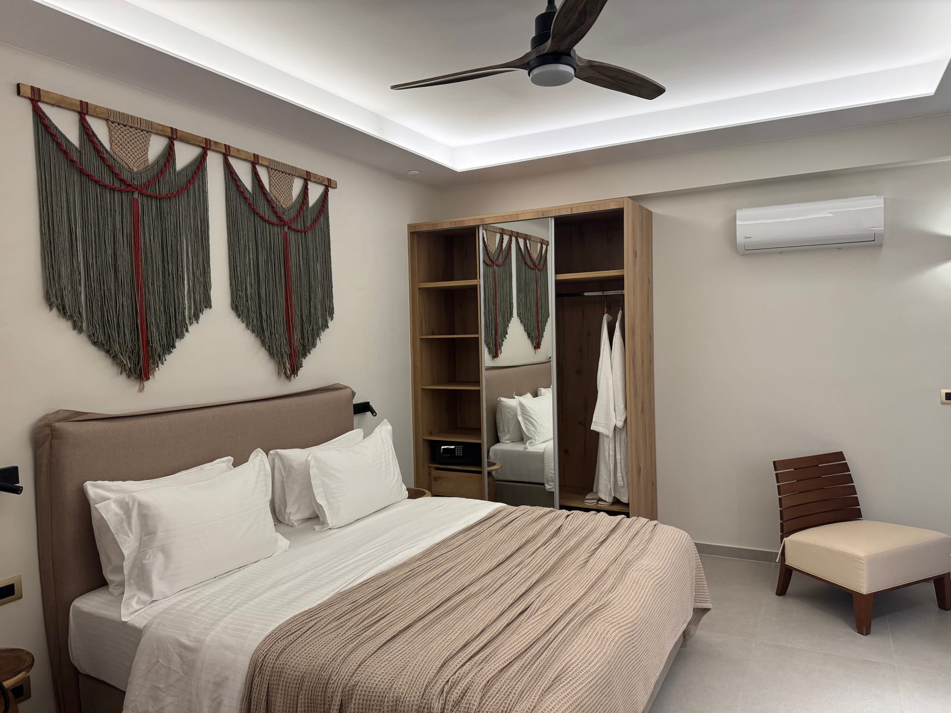 Cozy Double Room with Land View