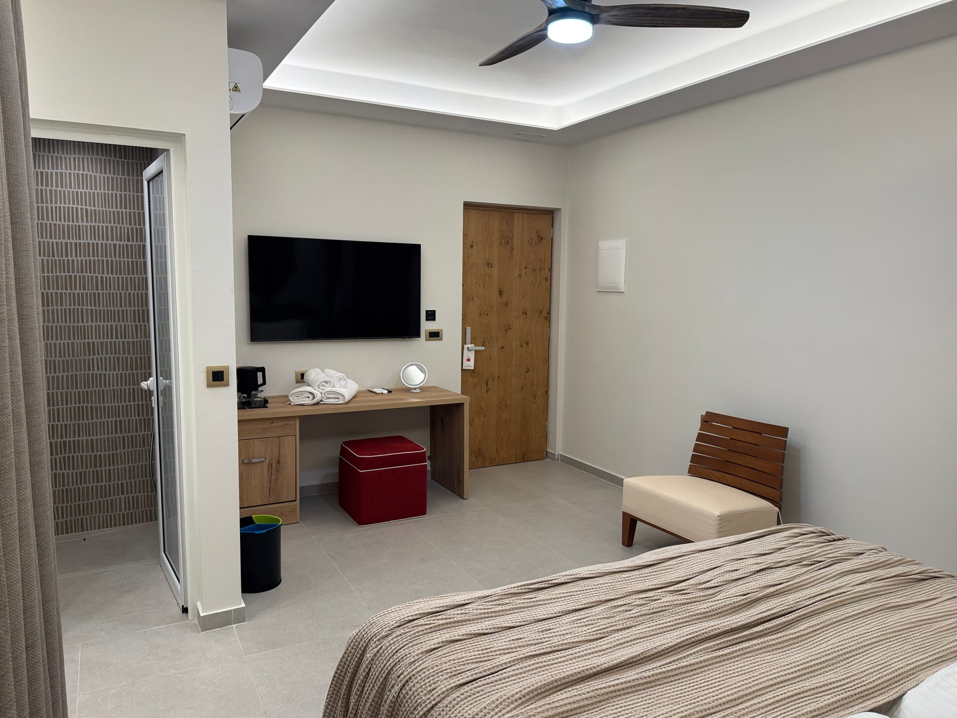 Executive Double Room with Partial Sea View