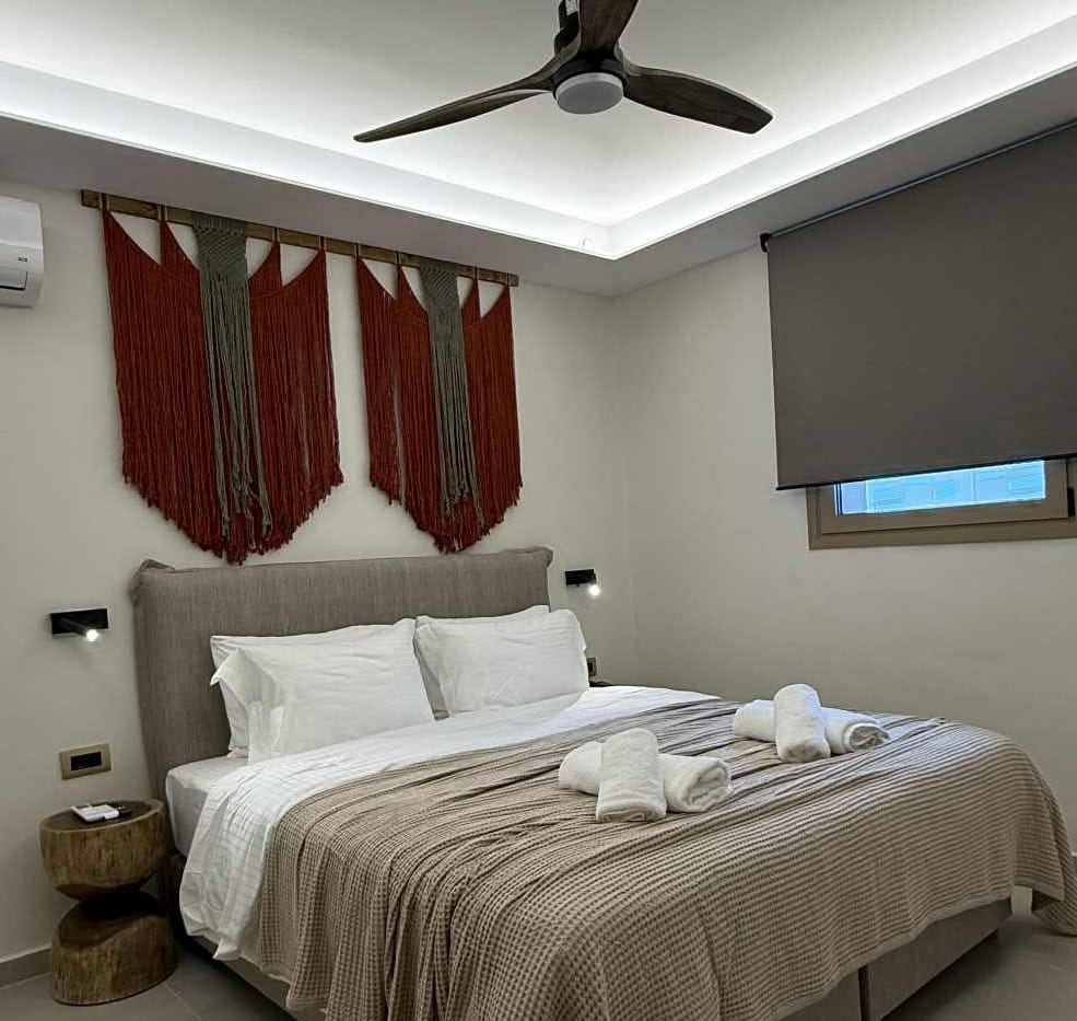 Deluxe Suite with Garden View and Outdoor Hot Tub