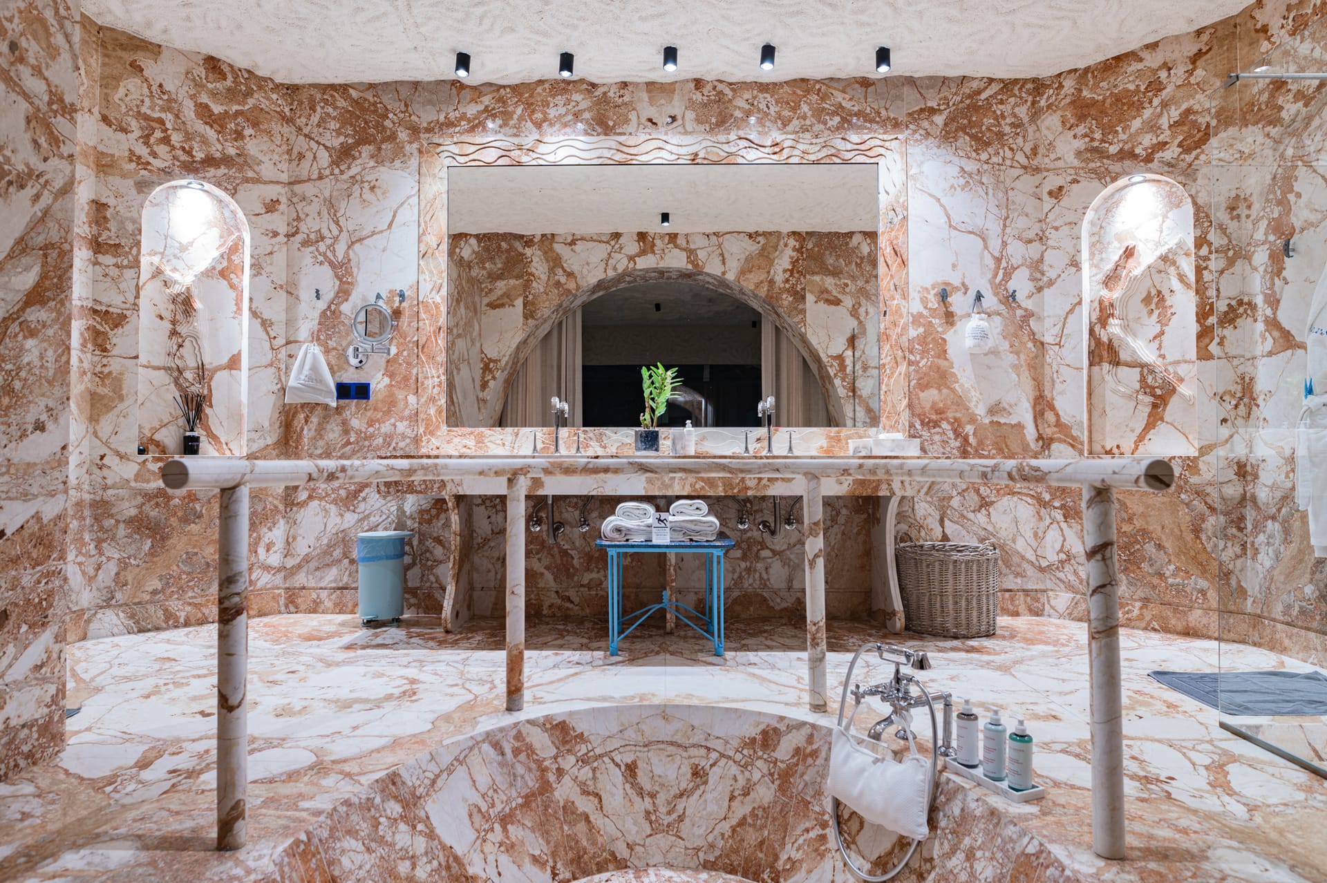 Summer Hope Heart Pool Two Bedroom Suite