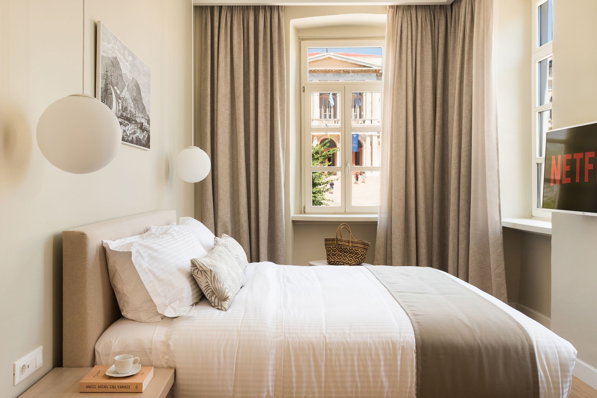 Deluxe Suite with City View