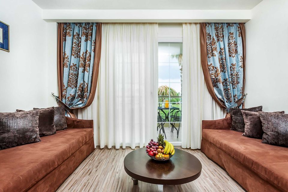 Family Room Garden View