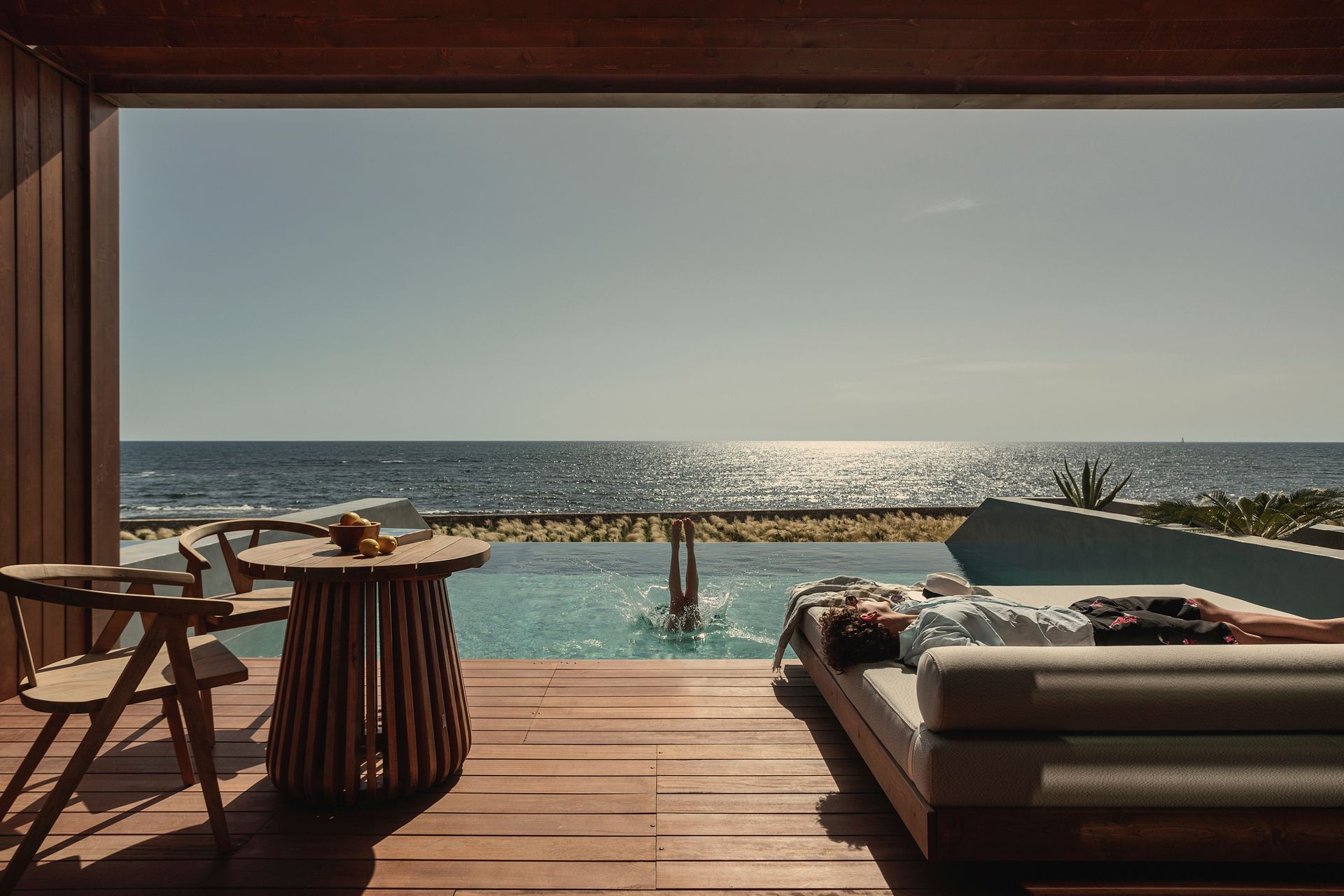 Relax Pool Suite Sea Front