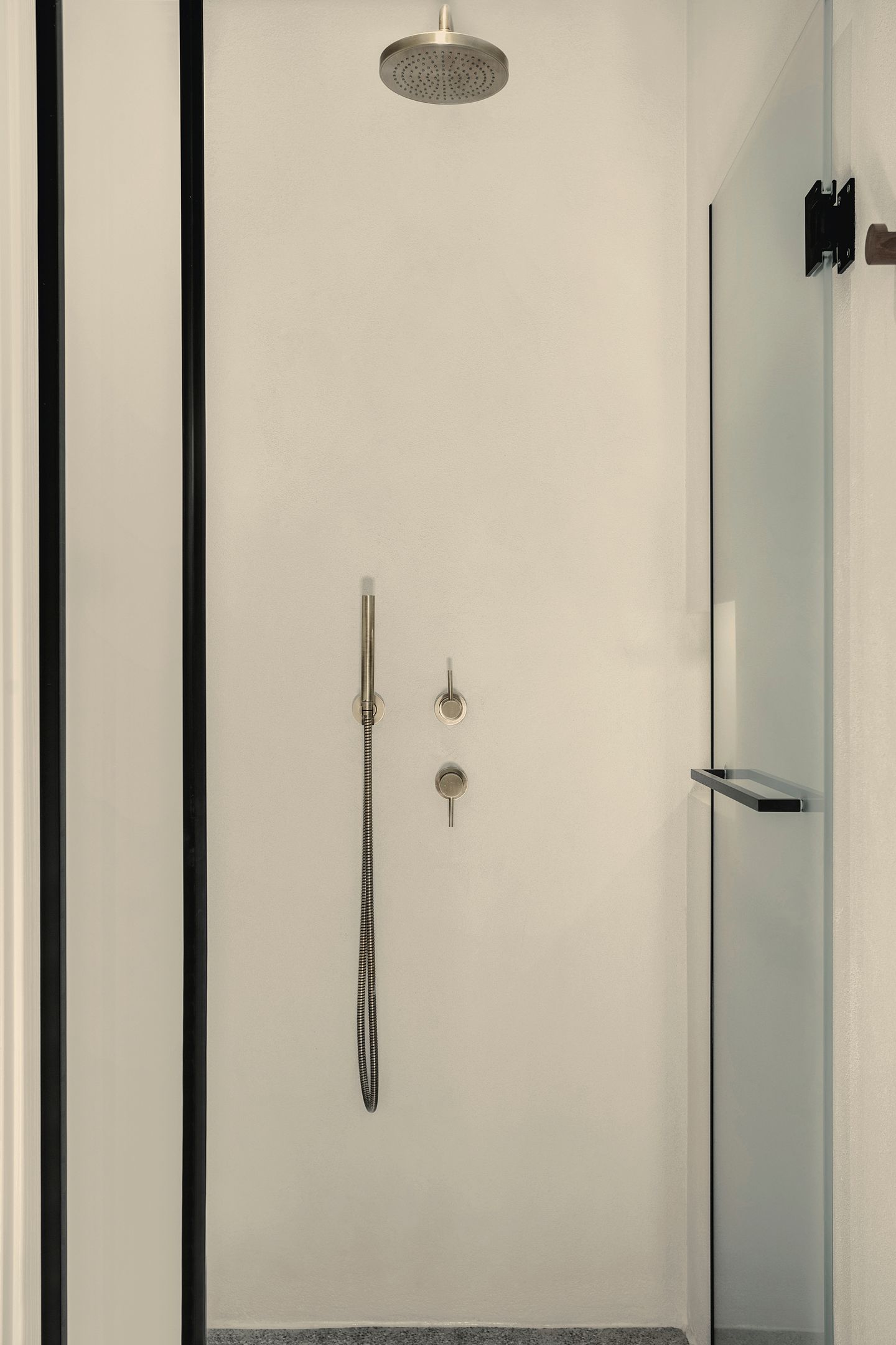 Signature Pool Suite - Outdoor Whirlpool Bath &amp; Sea Front