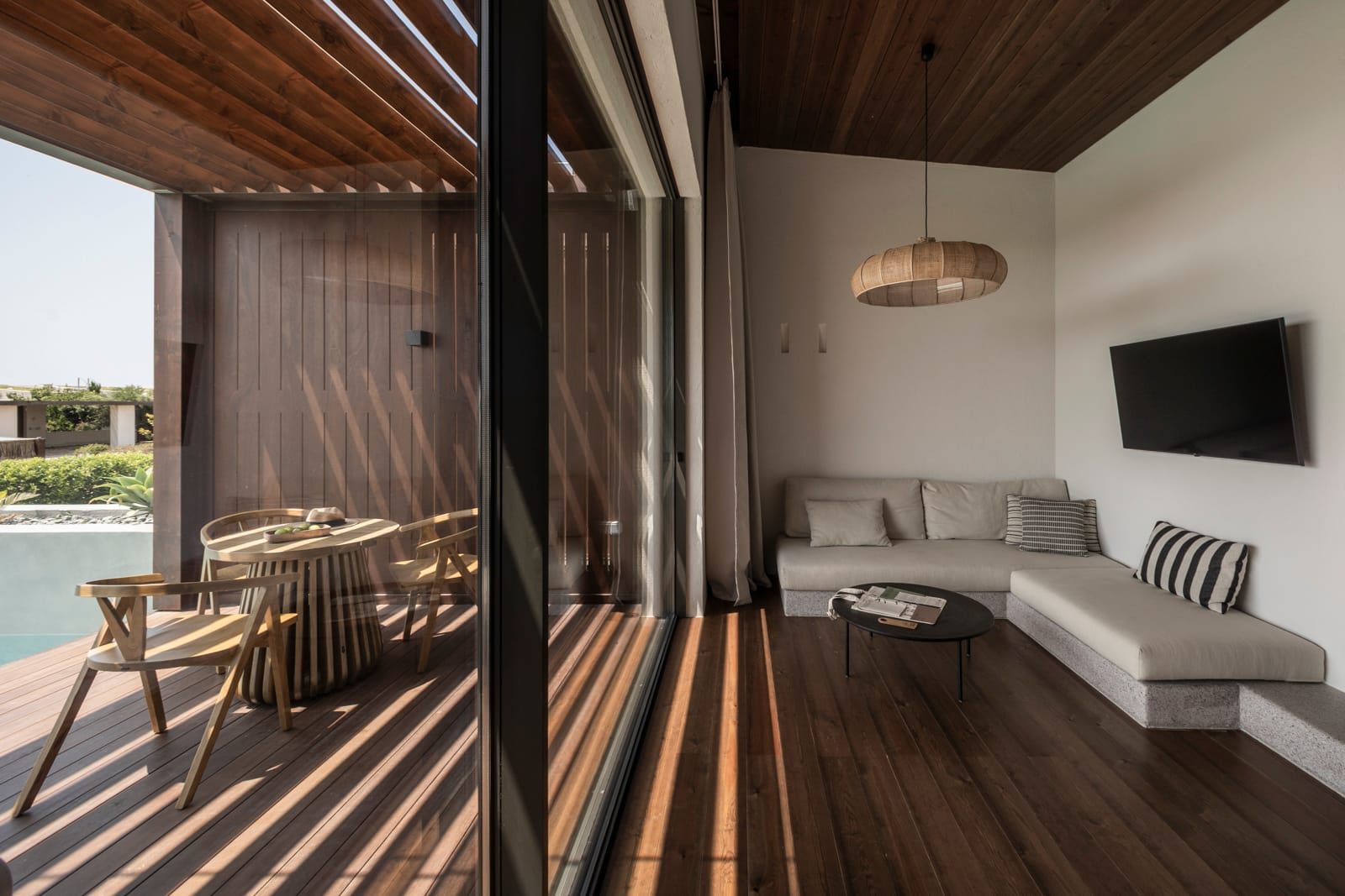 Mellow Pool Suite with Sea View