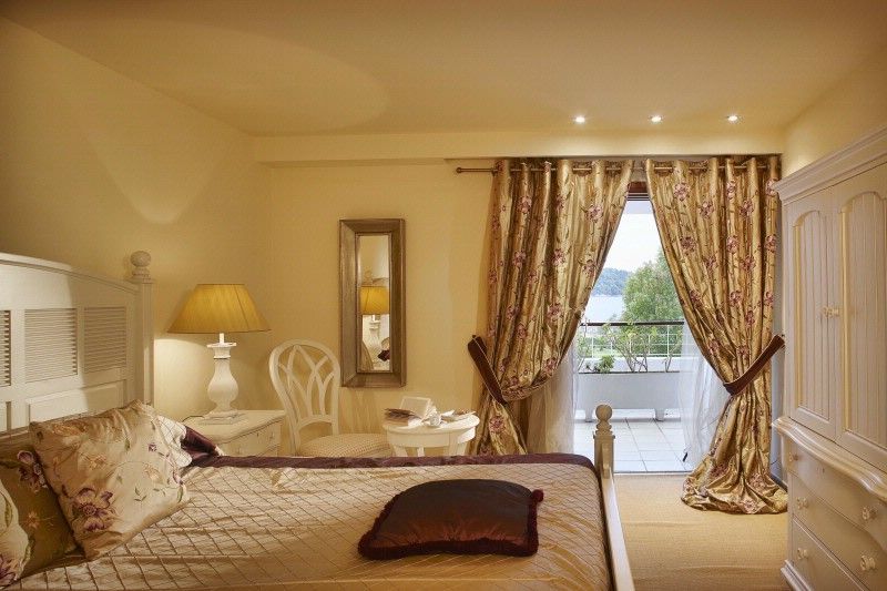 Two-Bedroom Suite with Private Jacuzzi