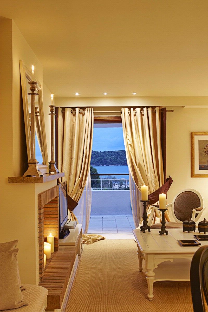 Two-Bedroom Suite with Private Jacuzzi