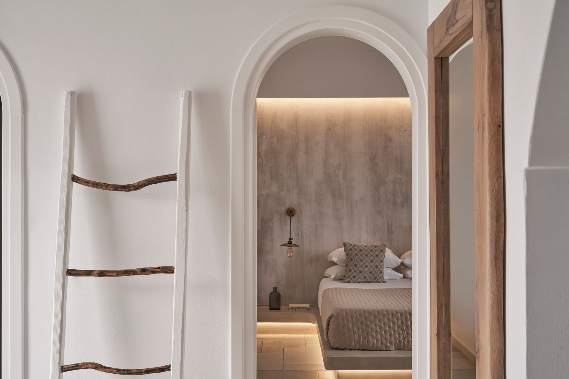 Deluxe One Bedroom Suite With View and Jacuzzi